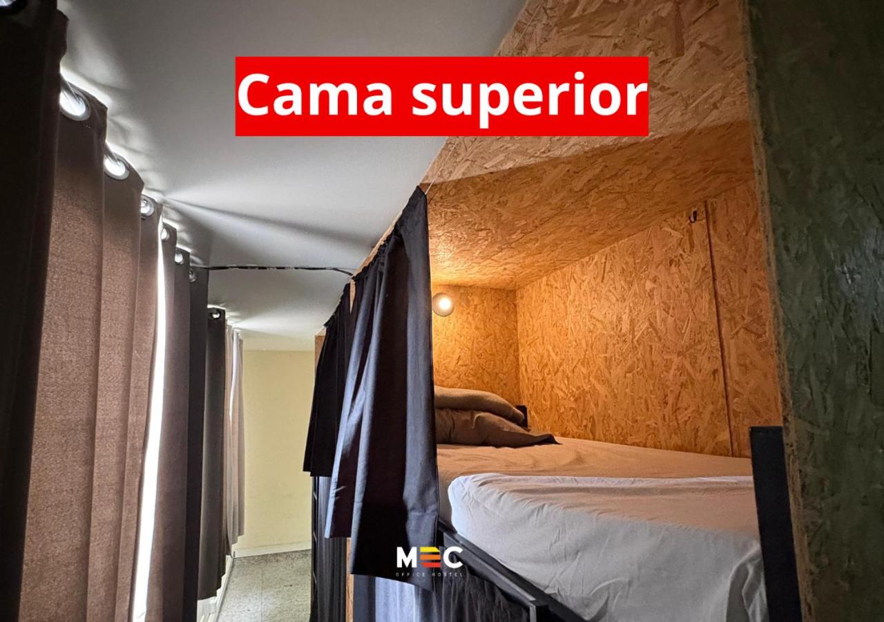 Bed in 10-Bed Mixed Dormitory Room photo 3