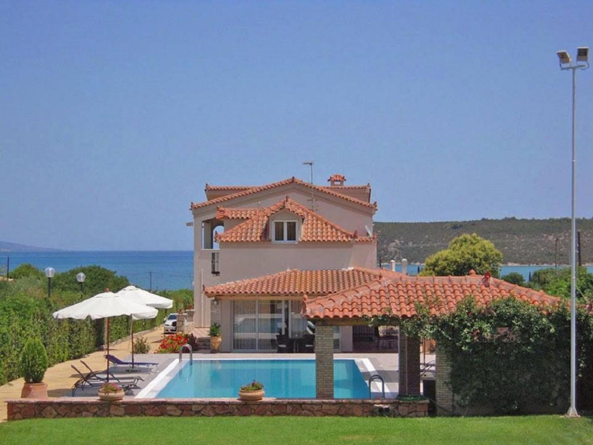 Villa with Private Pool photo 3