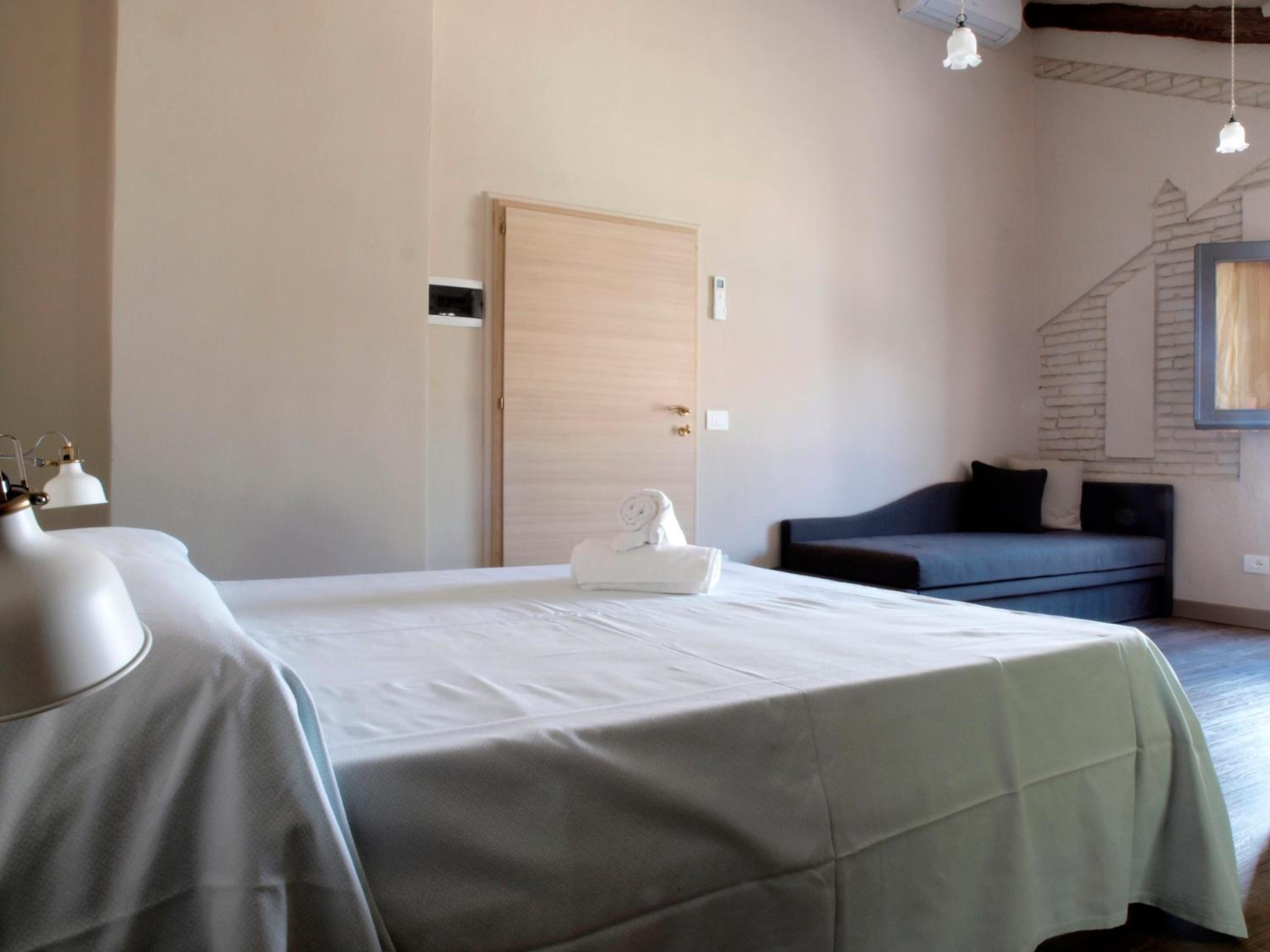 Double Room - Photo 1