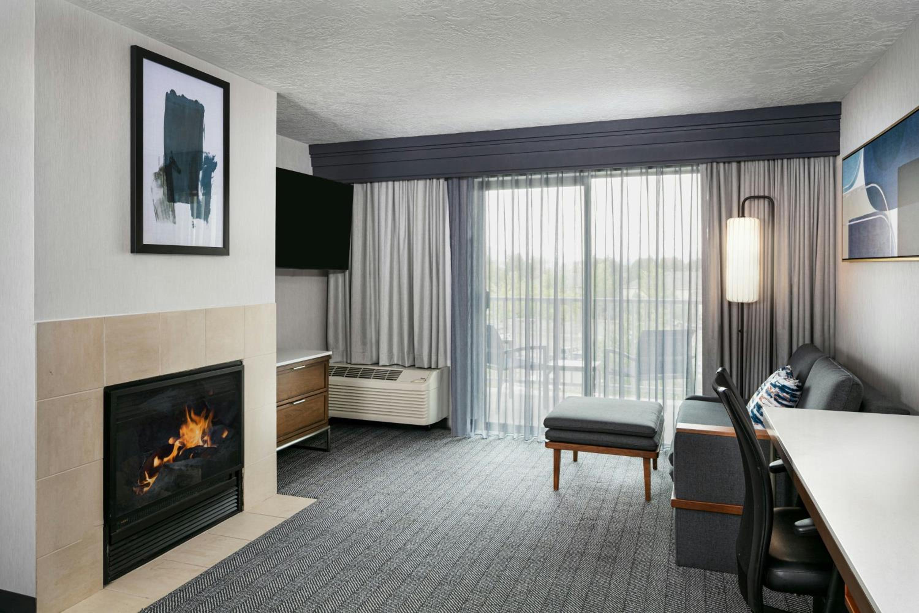 One-Bedroom King Suite with Balcony and Sofa Bed - Photo 1