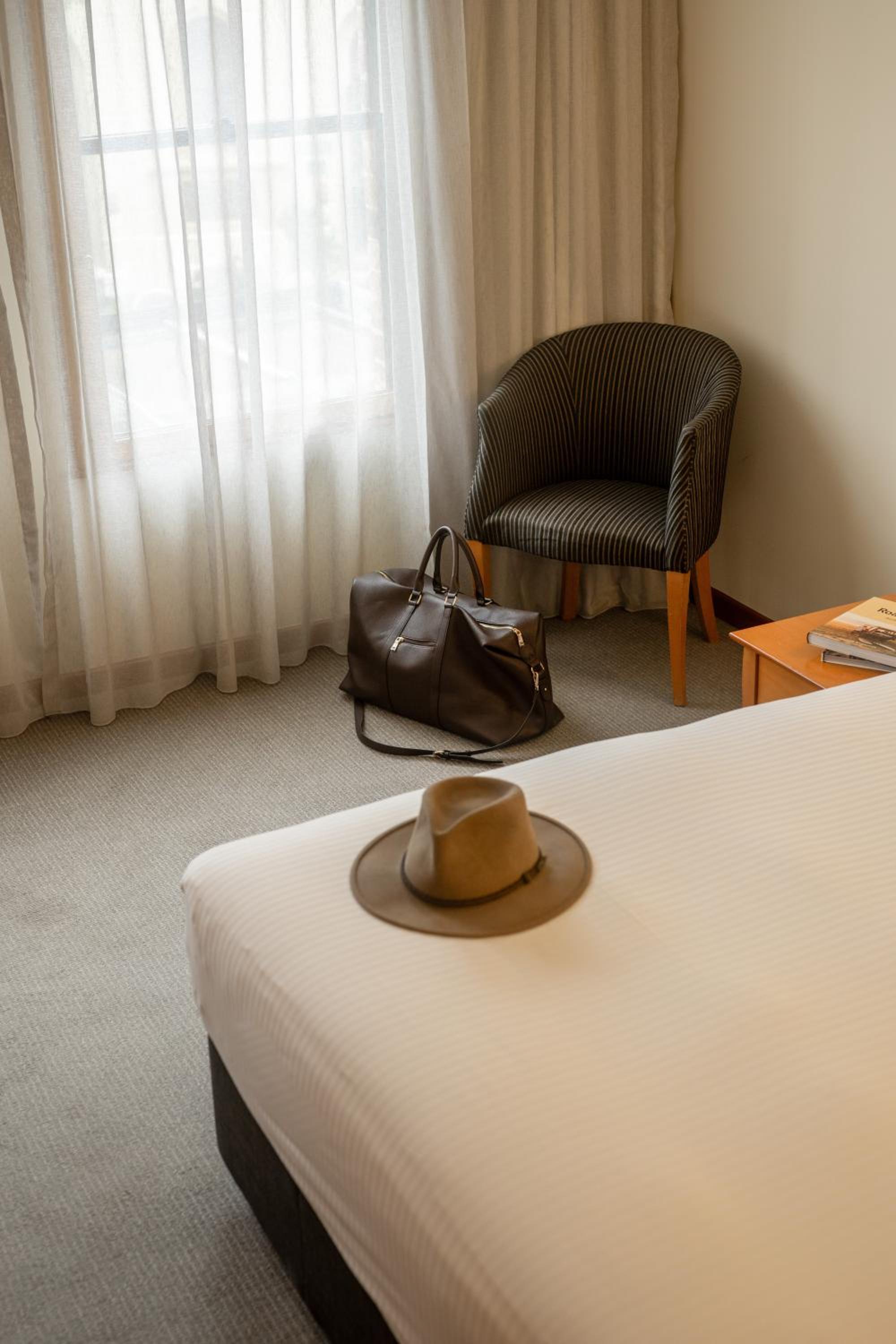 Queen Room - Disability Access photo 2