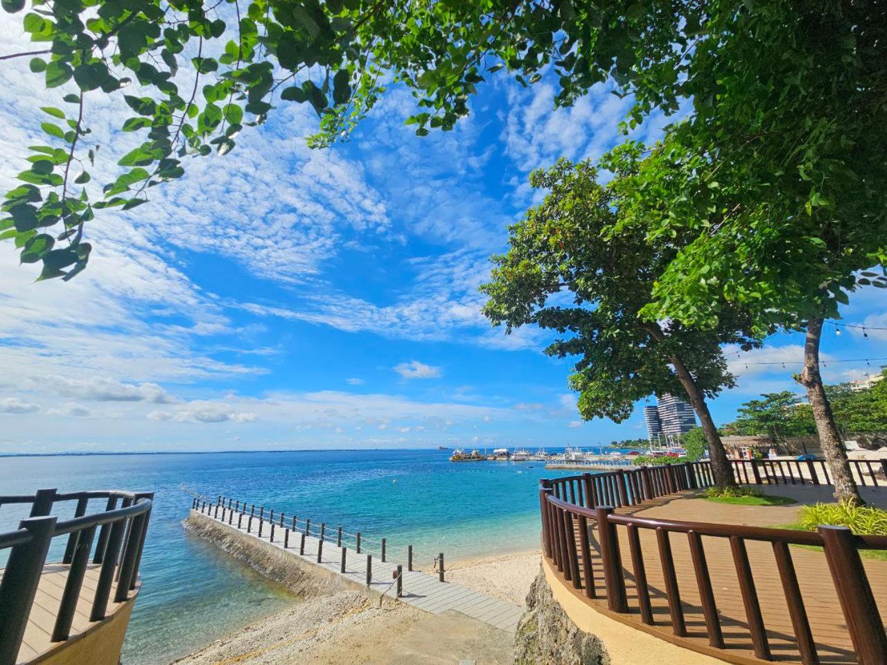 Stay and Fly Package - Room with Roundtrip Airport Transfers