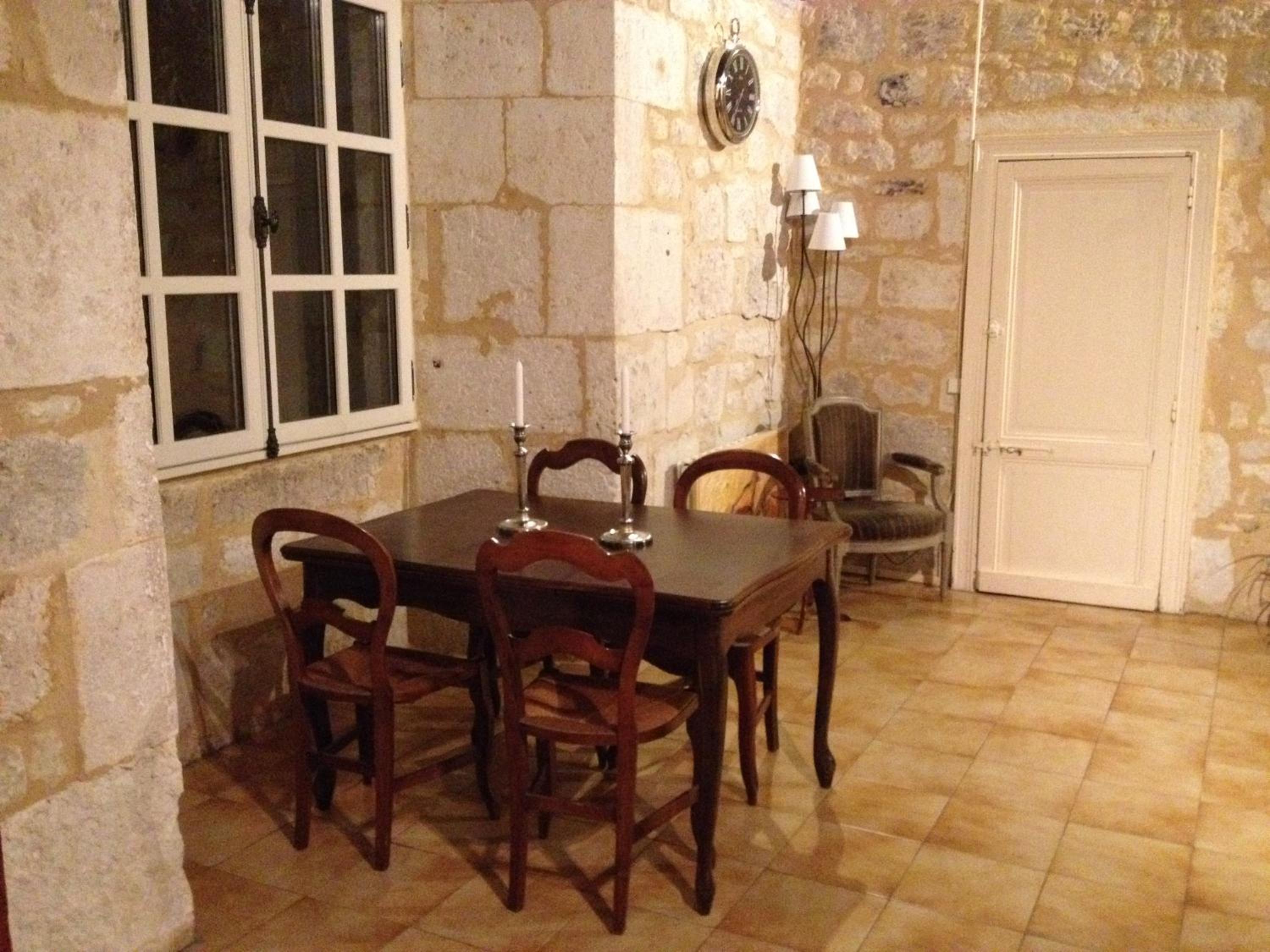 One-Bedroom Apartment - Photo 5