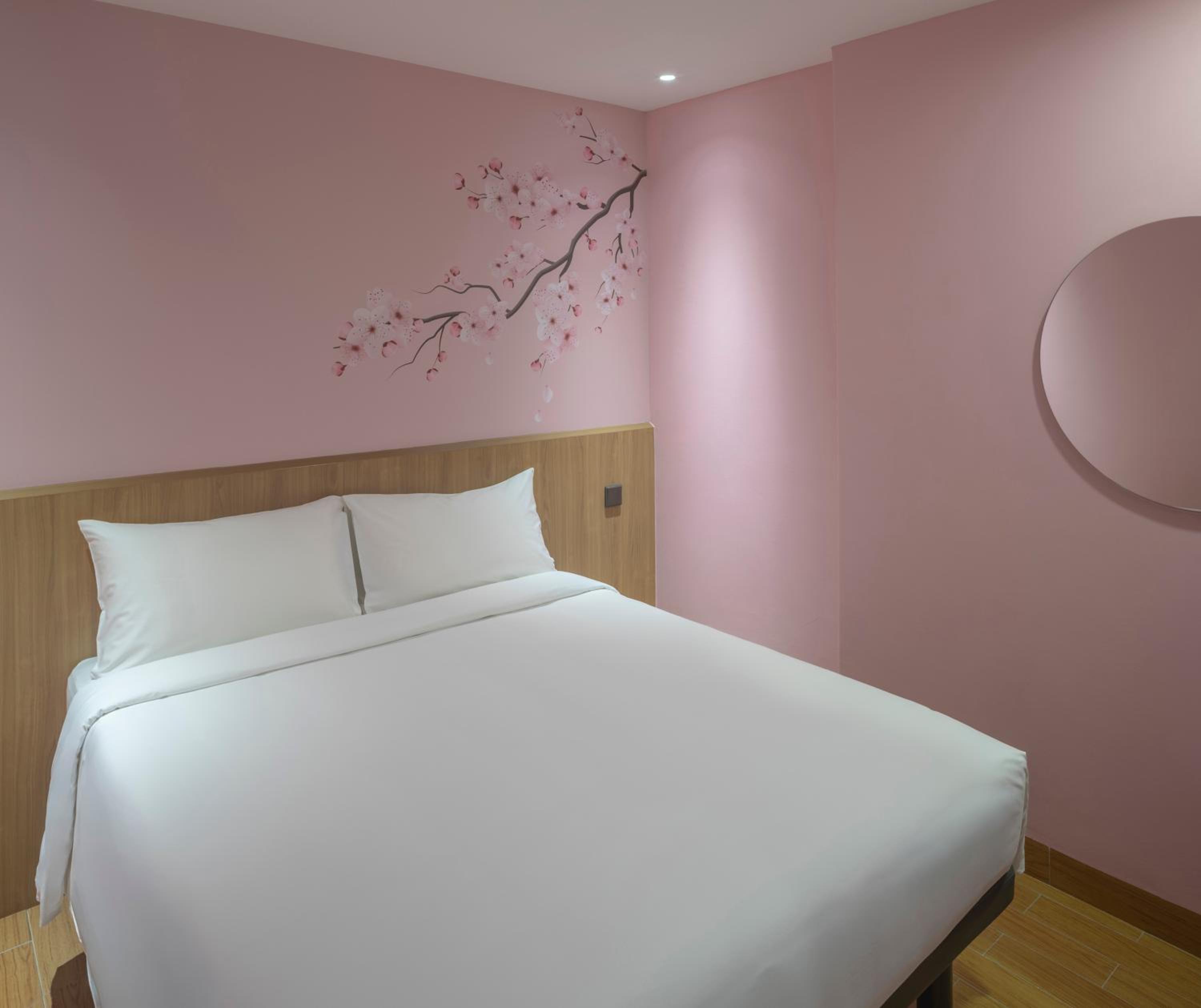 Deluxe Queen Room photo 3