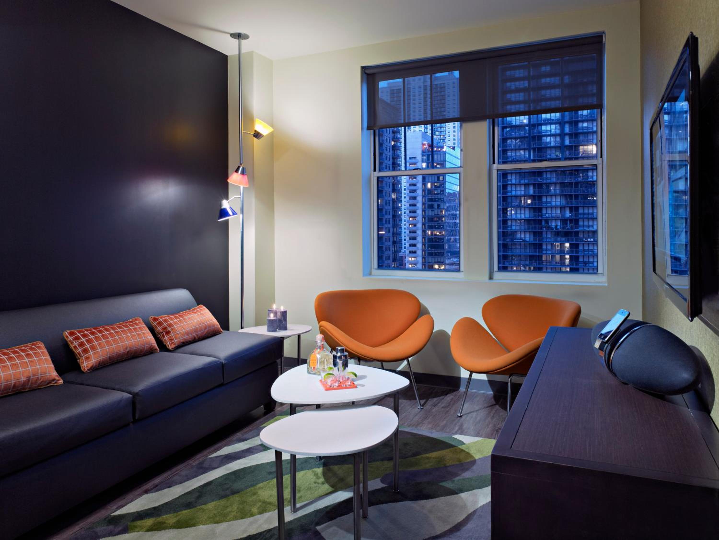 King Suite with Walk-In Shower and City View - Disability/Non-Smoking