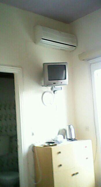 Standard Single Room with Shower photo 3
