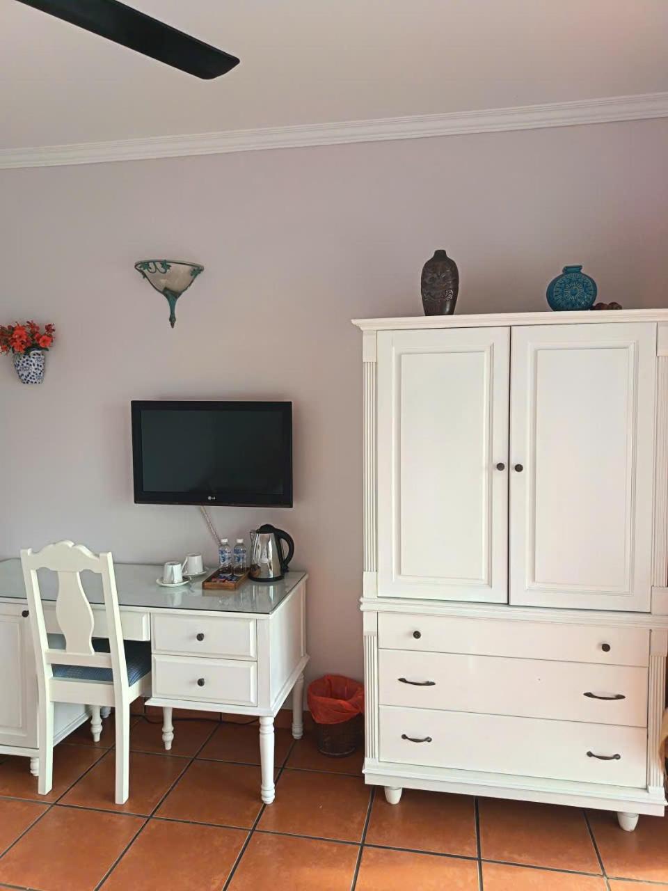 Queen Room with Garden View photo 3