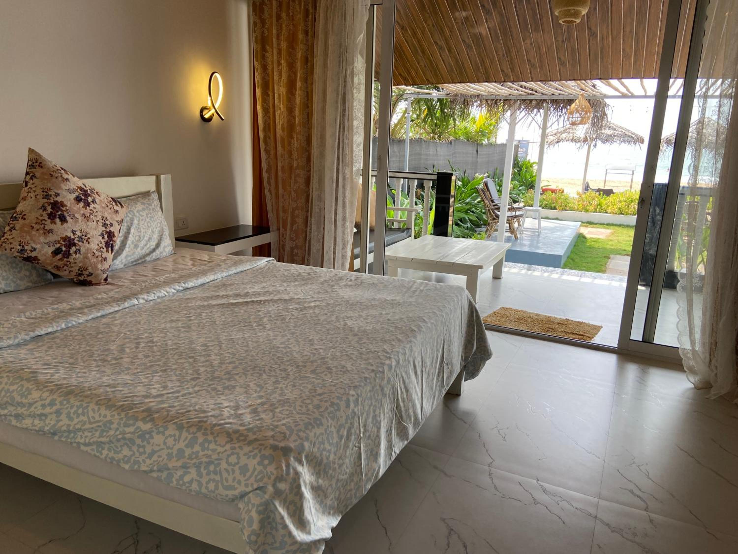 King Suite with Ocean View photo 2
