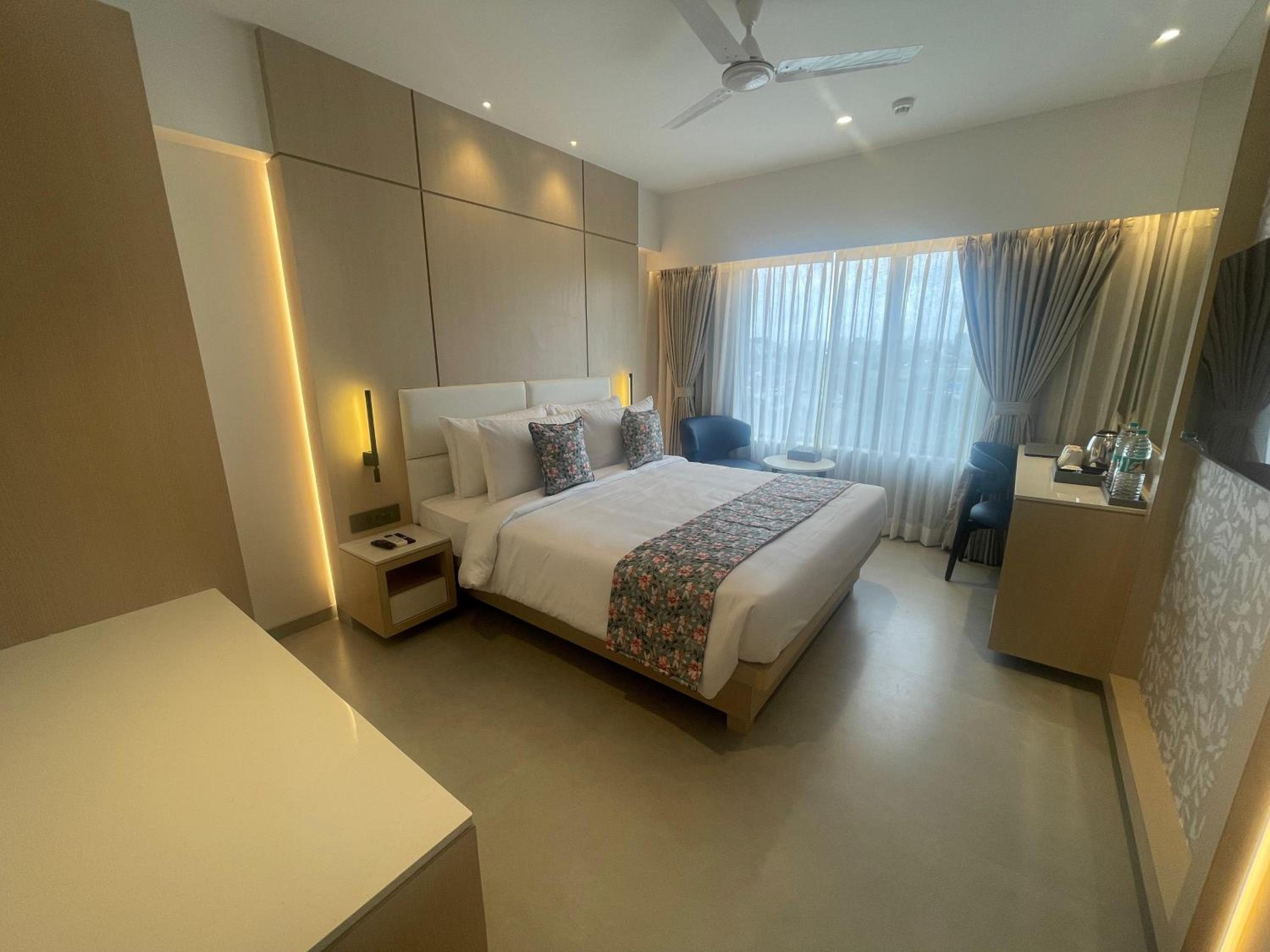 Deluxe Double or Twin Room