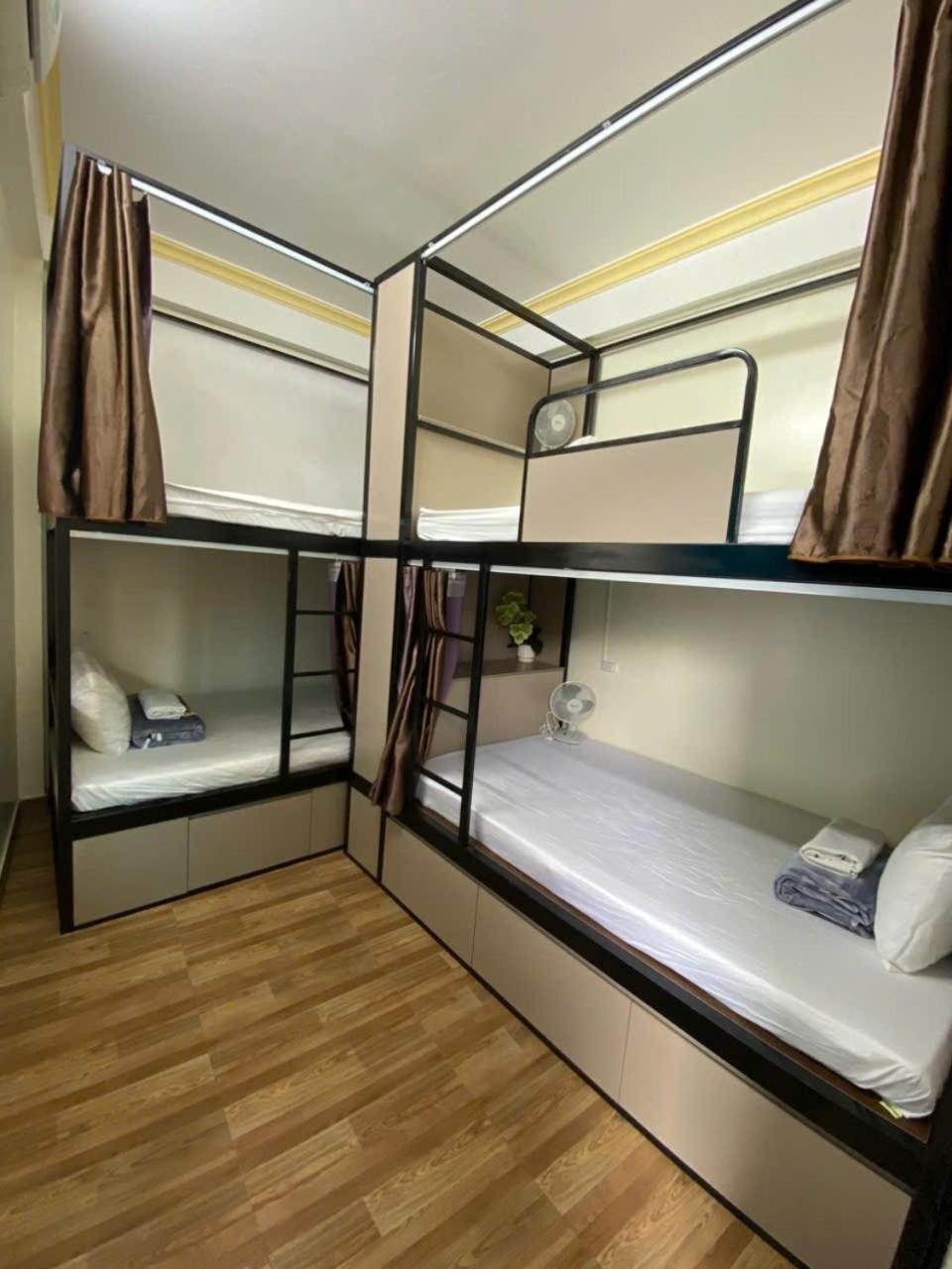 Bed in 4-Bed Dormitory Room photo 2