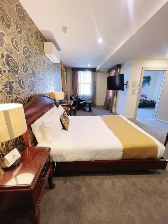 Queen Room - Accessible/Non-Smoking photo 3