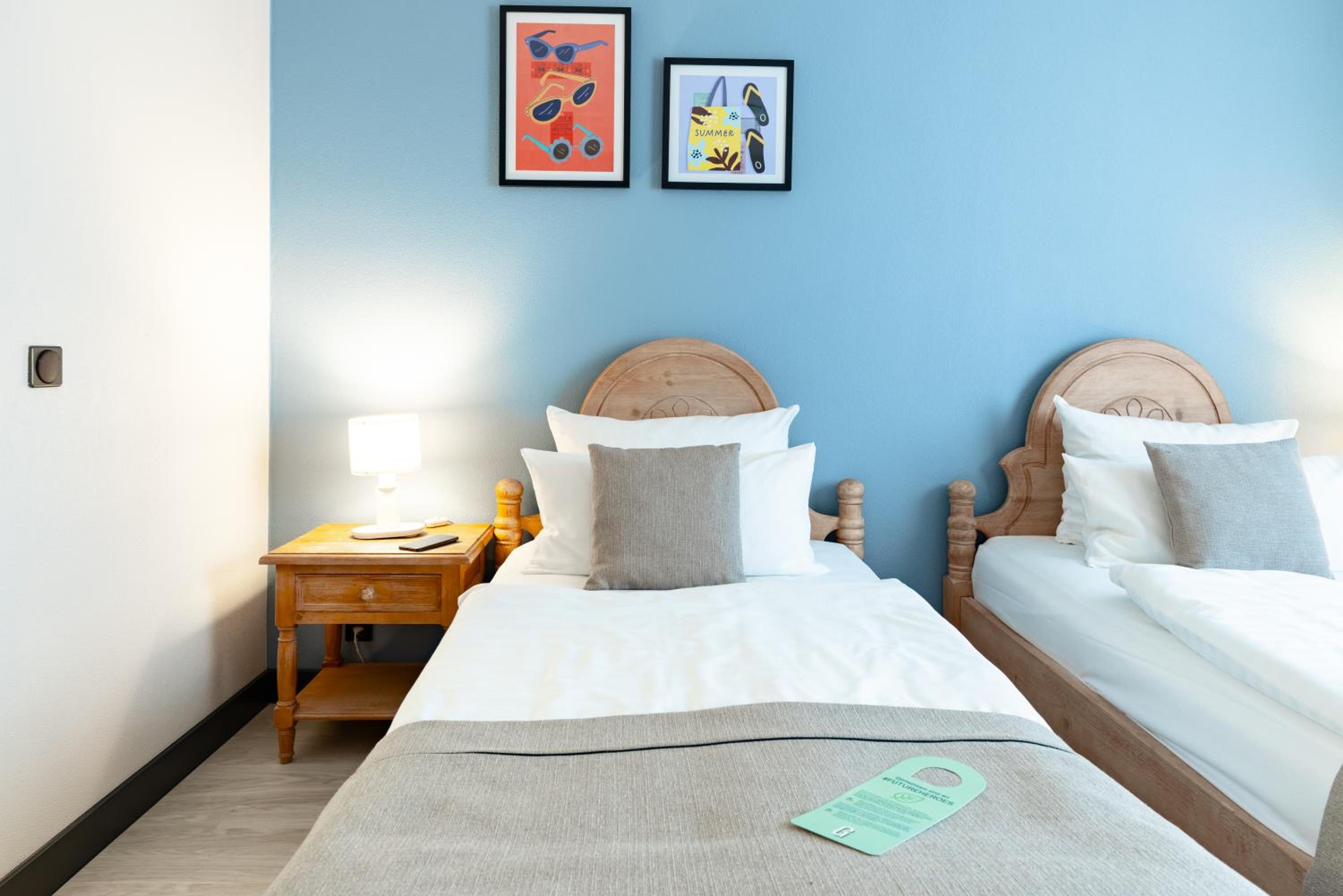 Standard Room with Two Single Beds - Photo 2