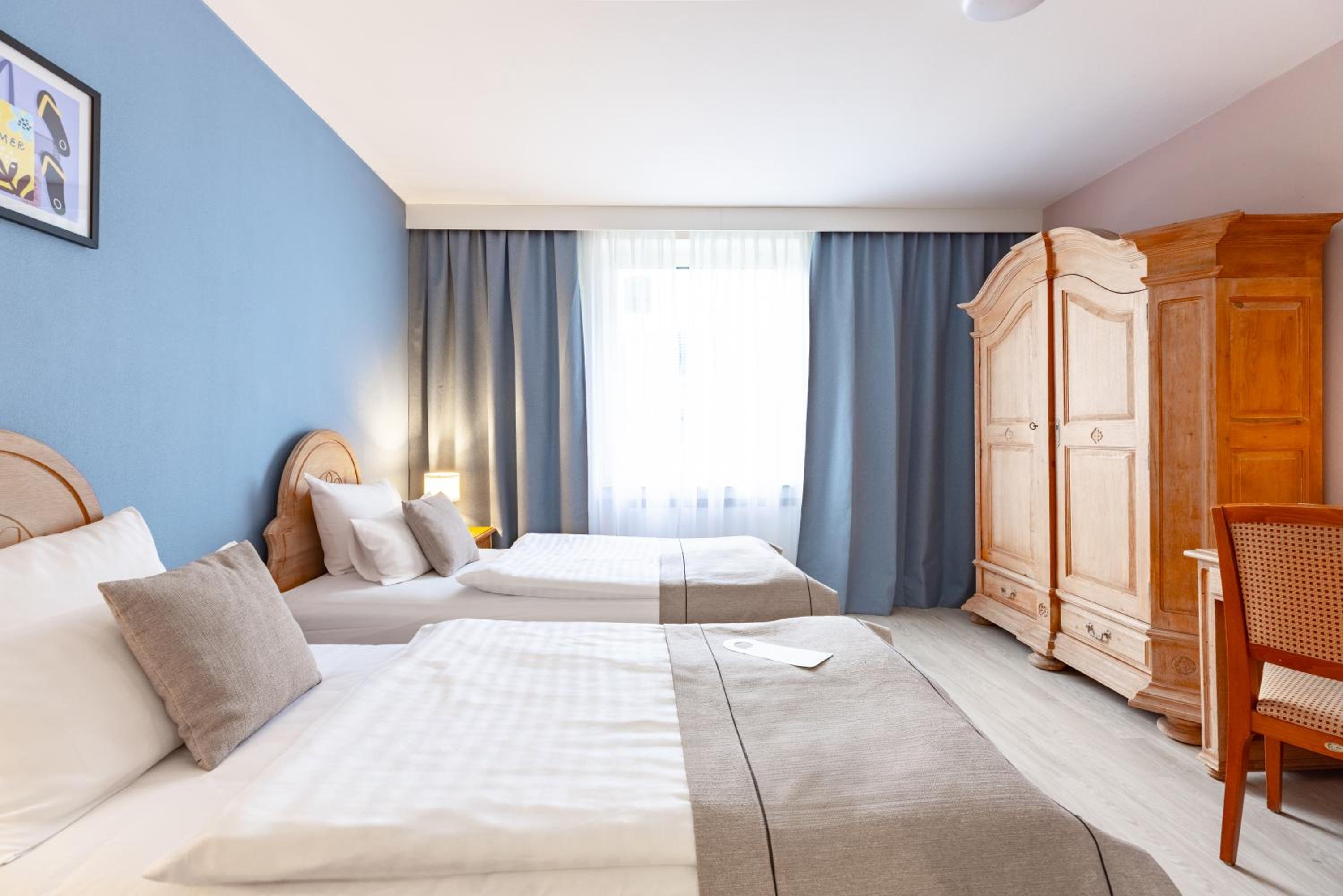 Standard Room with Two Single Beds - Photo 1