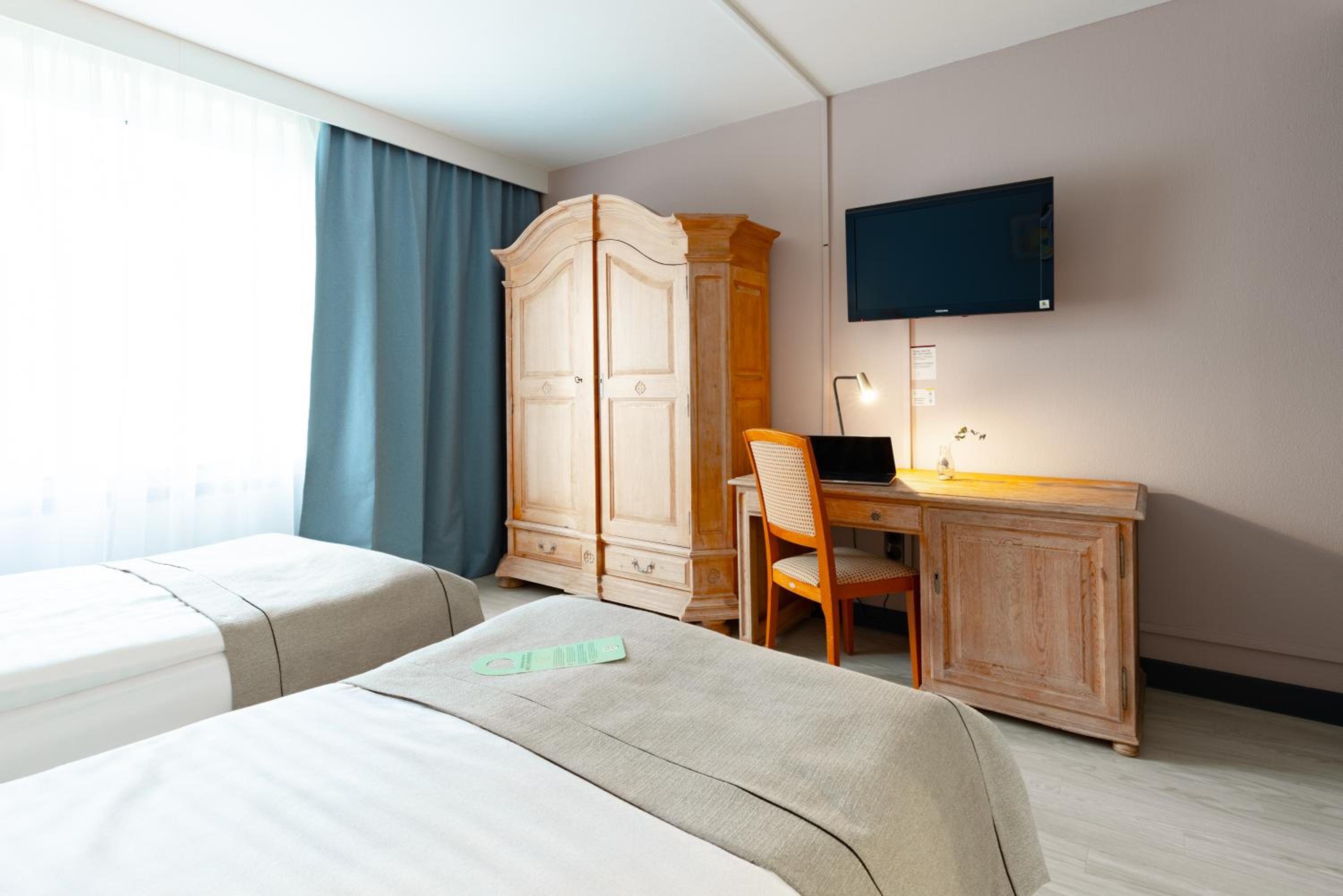 Standard Room with Two Single Beds - Photo 7