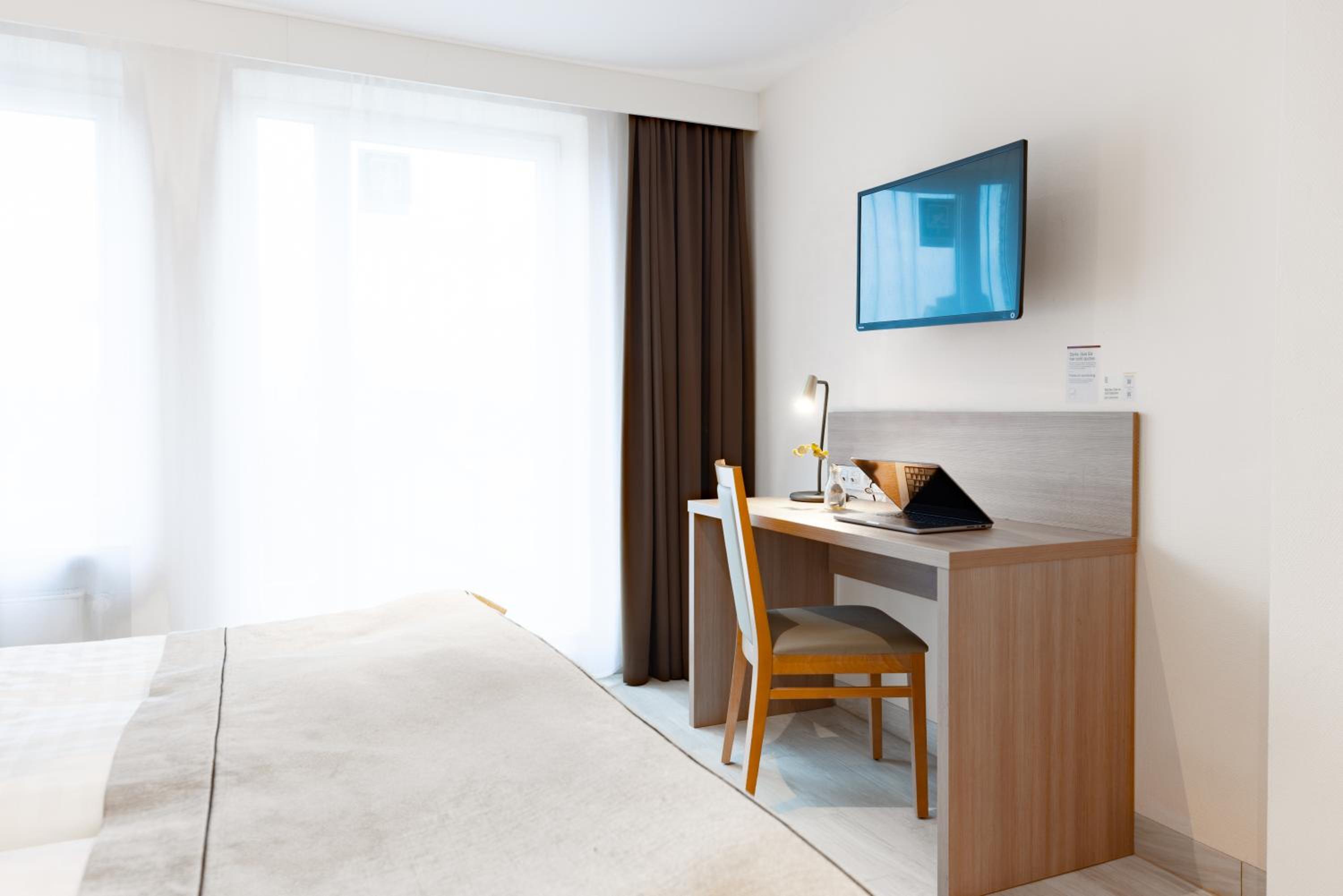 Standard Queen Room - Photo 1