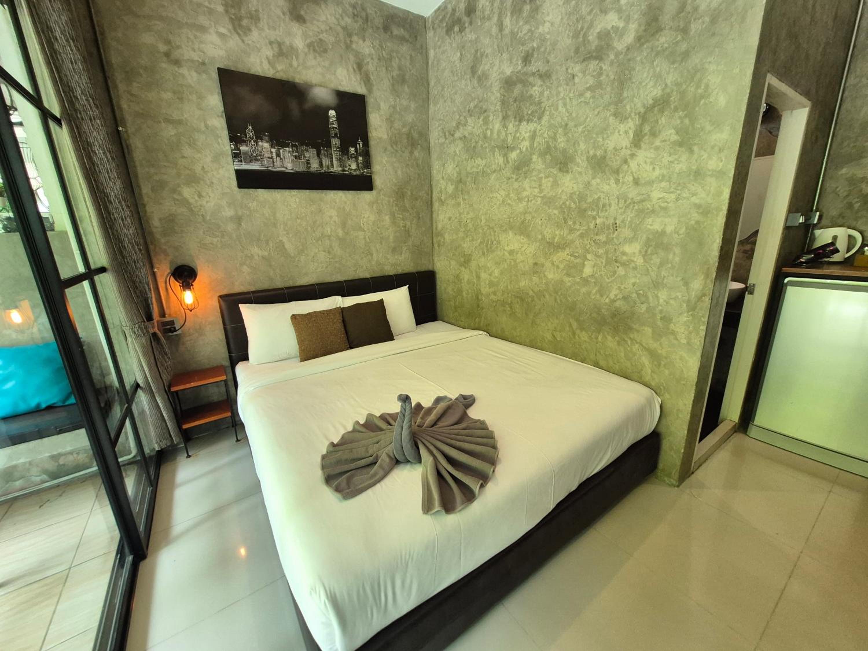 King Room with Balcony photo 2