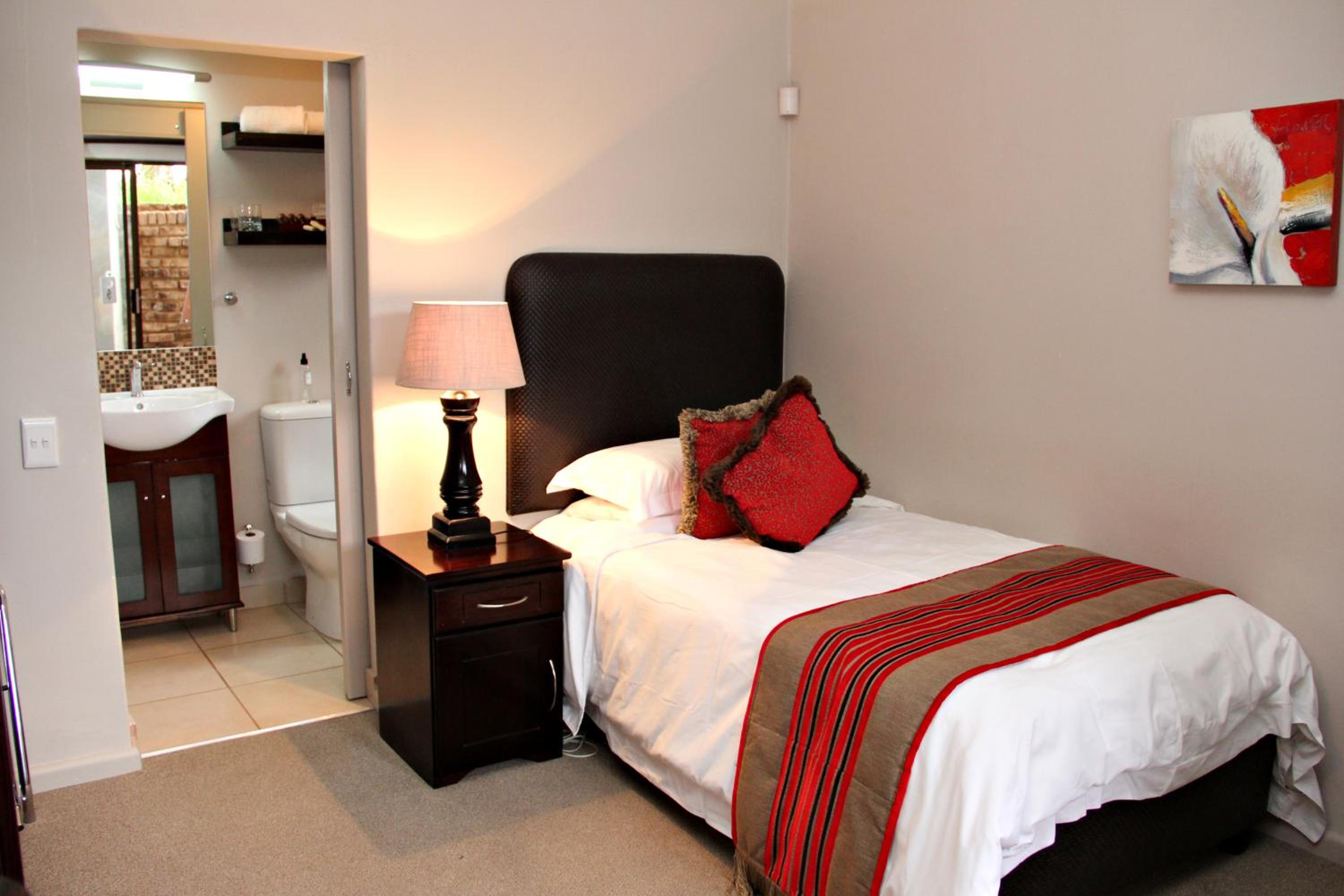 Single Room - Photo 1