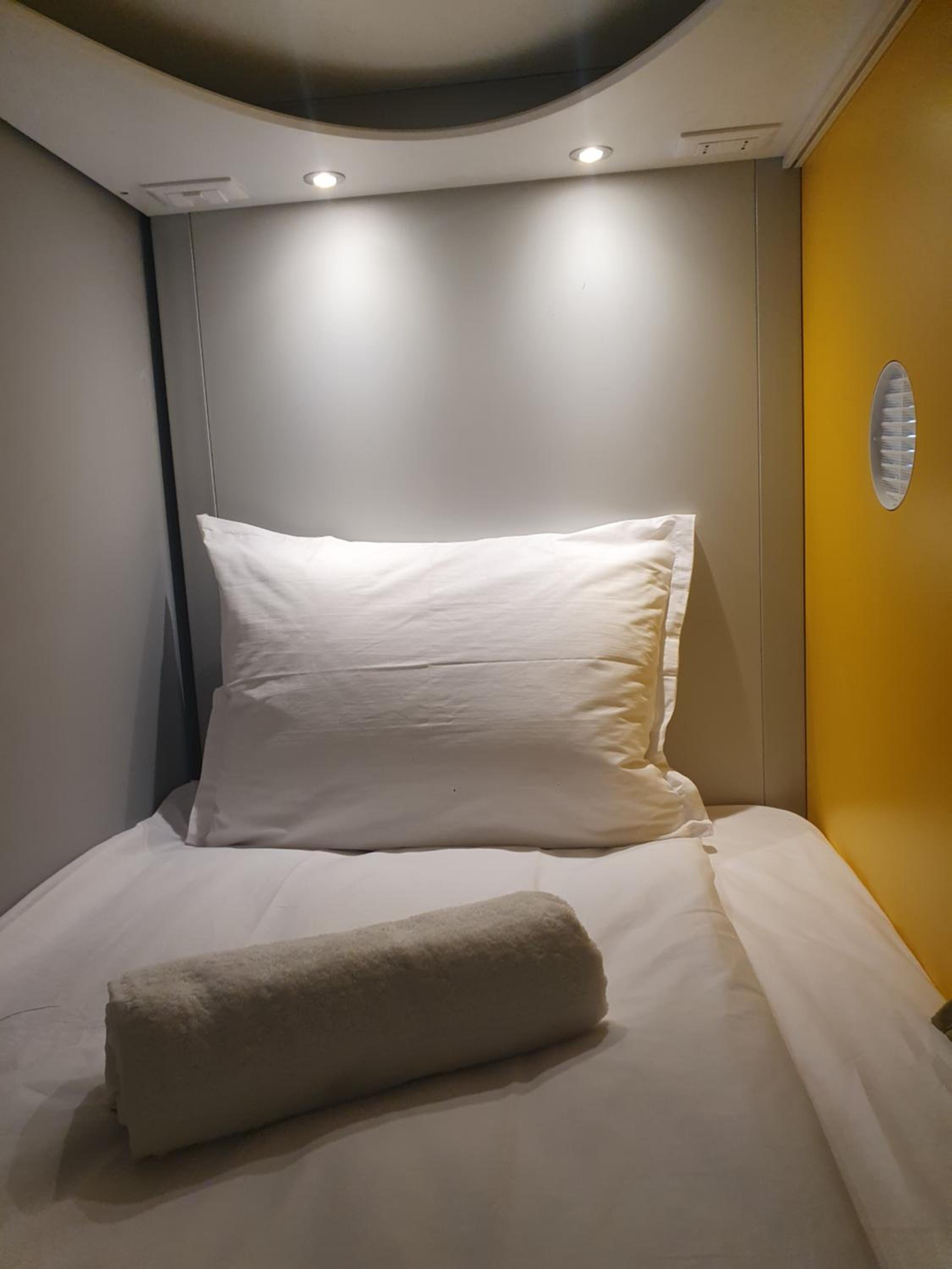 6-Bed Male Dormitory Room photo 3