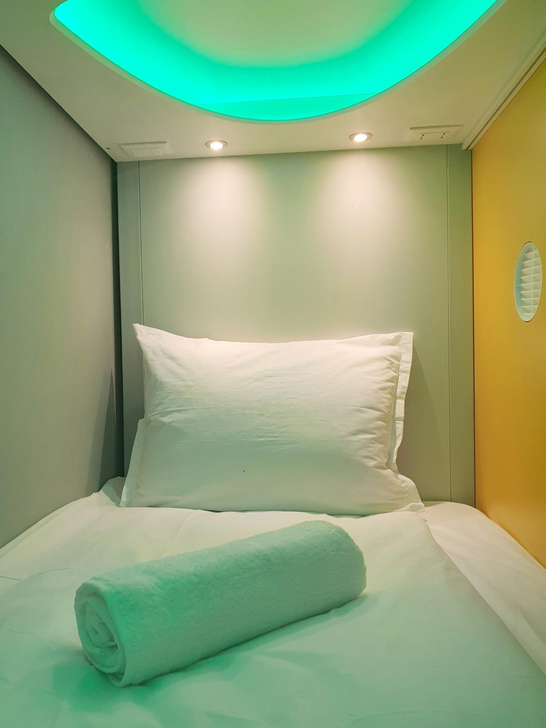Bed in 8-Bed Mixed Dormitory Room photo 1