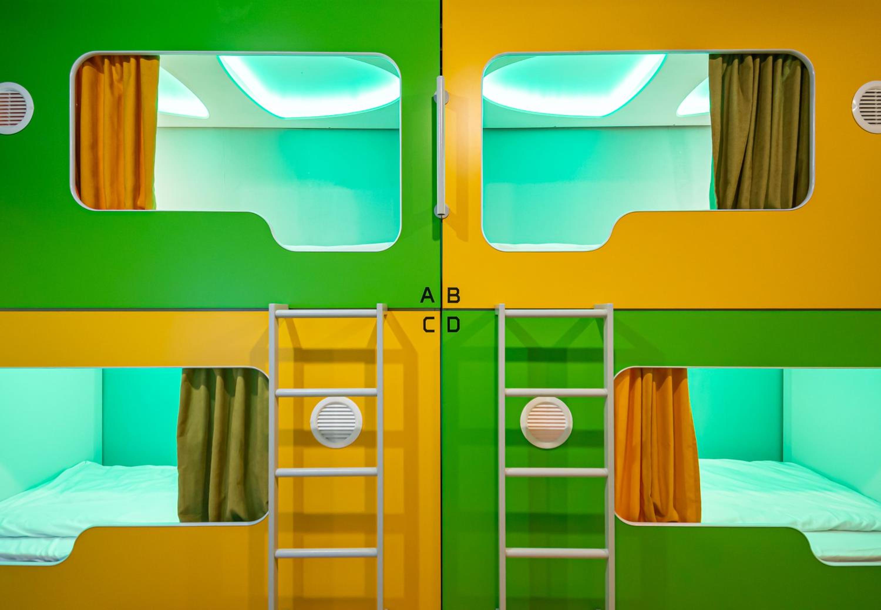 Bed in 8-Bed Mixed Dormitory Room photo 2