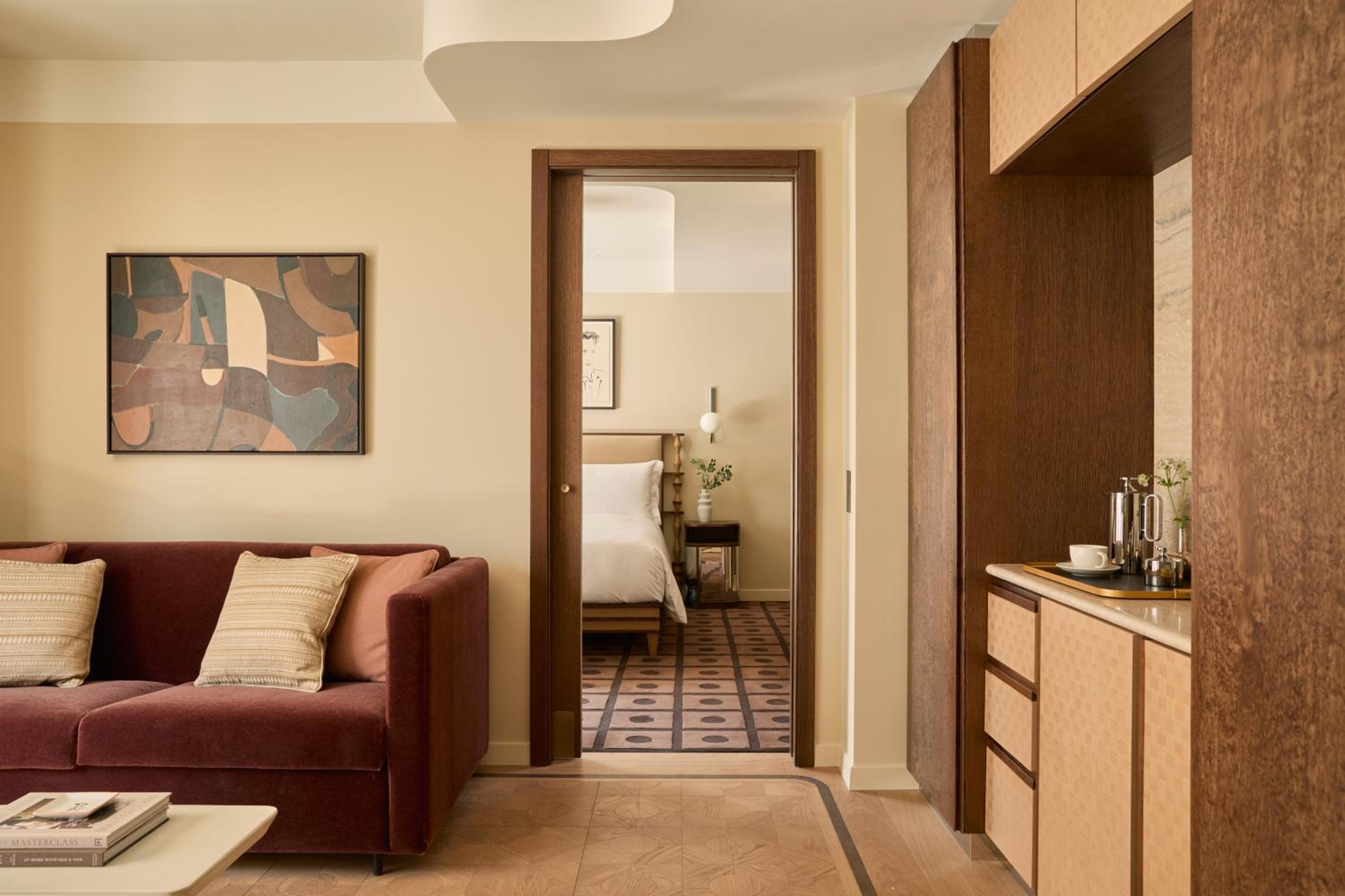 One-Bedroom Balcony Suite photo 1