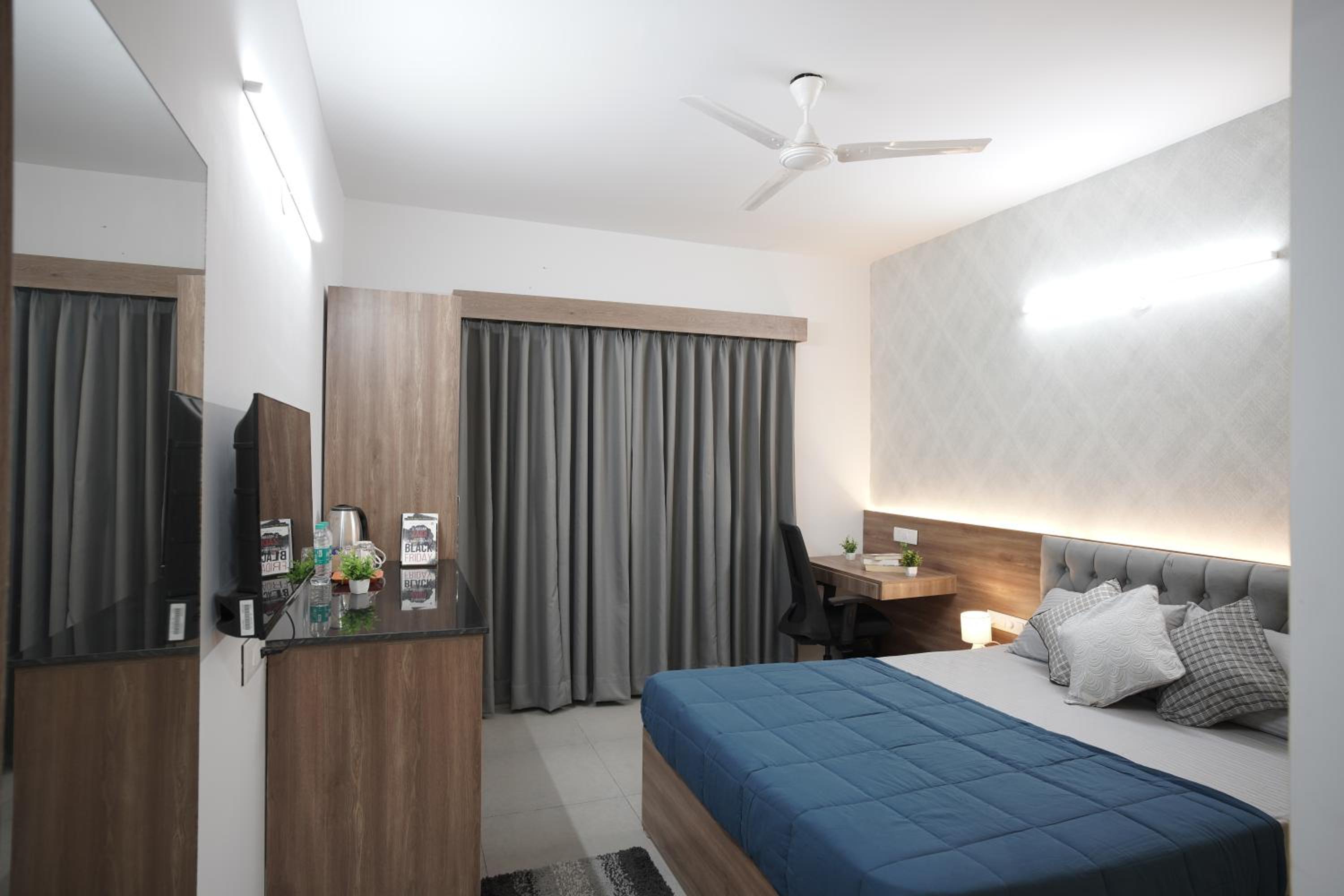 Deluxe King Room