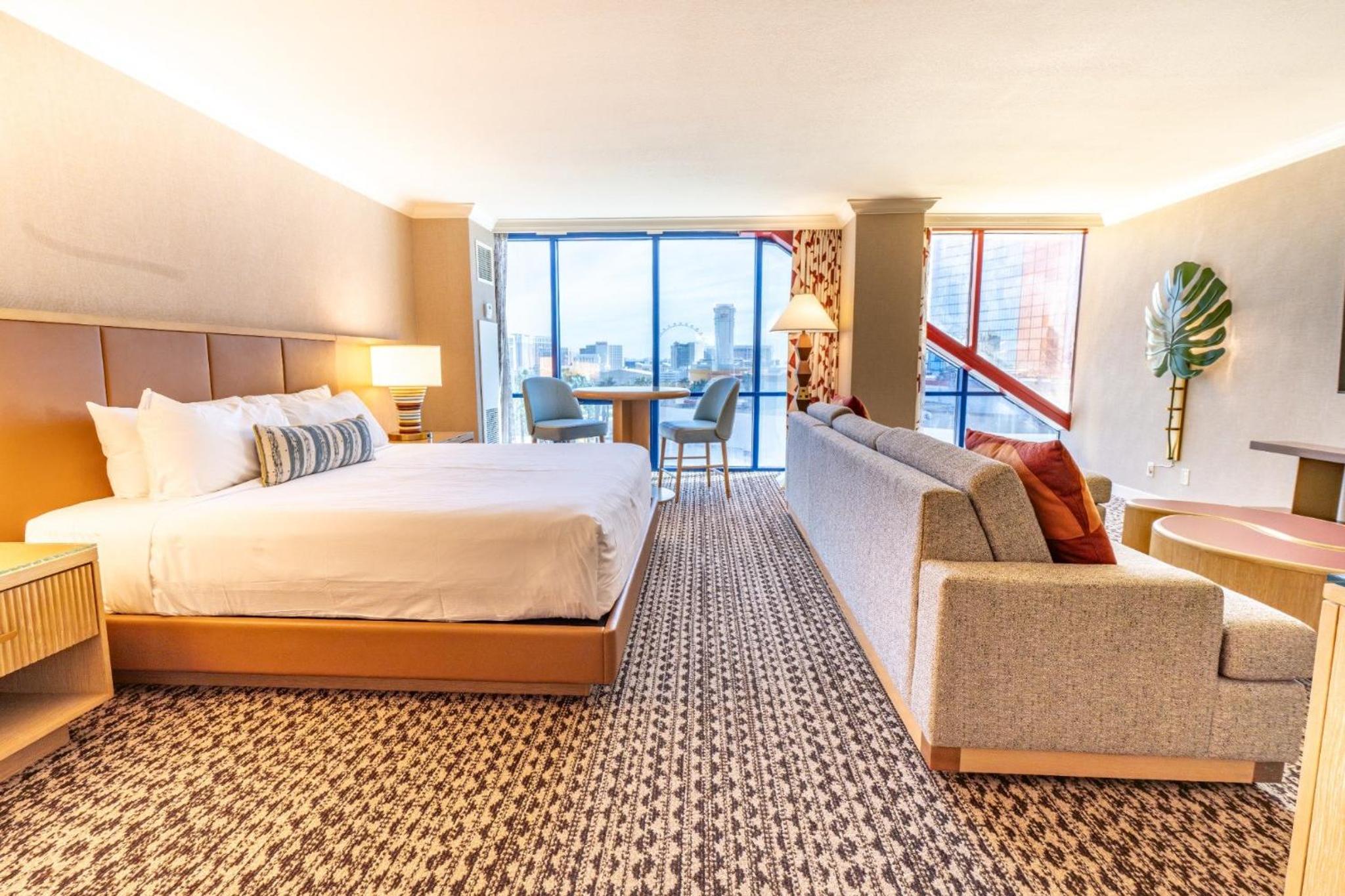 Remodeled King Suite High Floor Accessible Tub