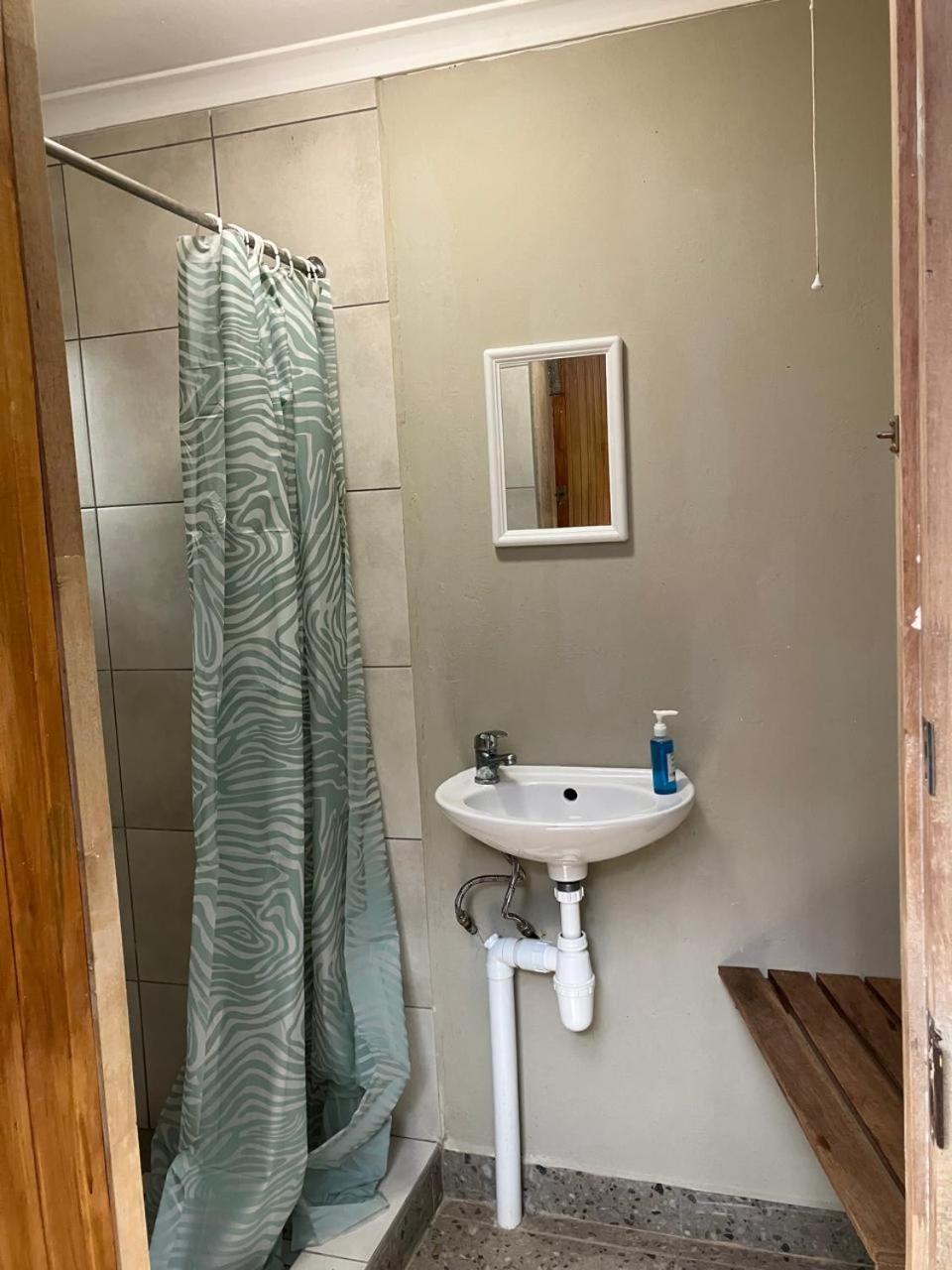 Budget Twin Room photo 1