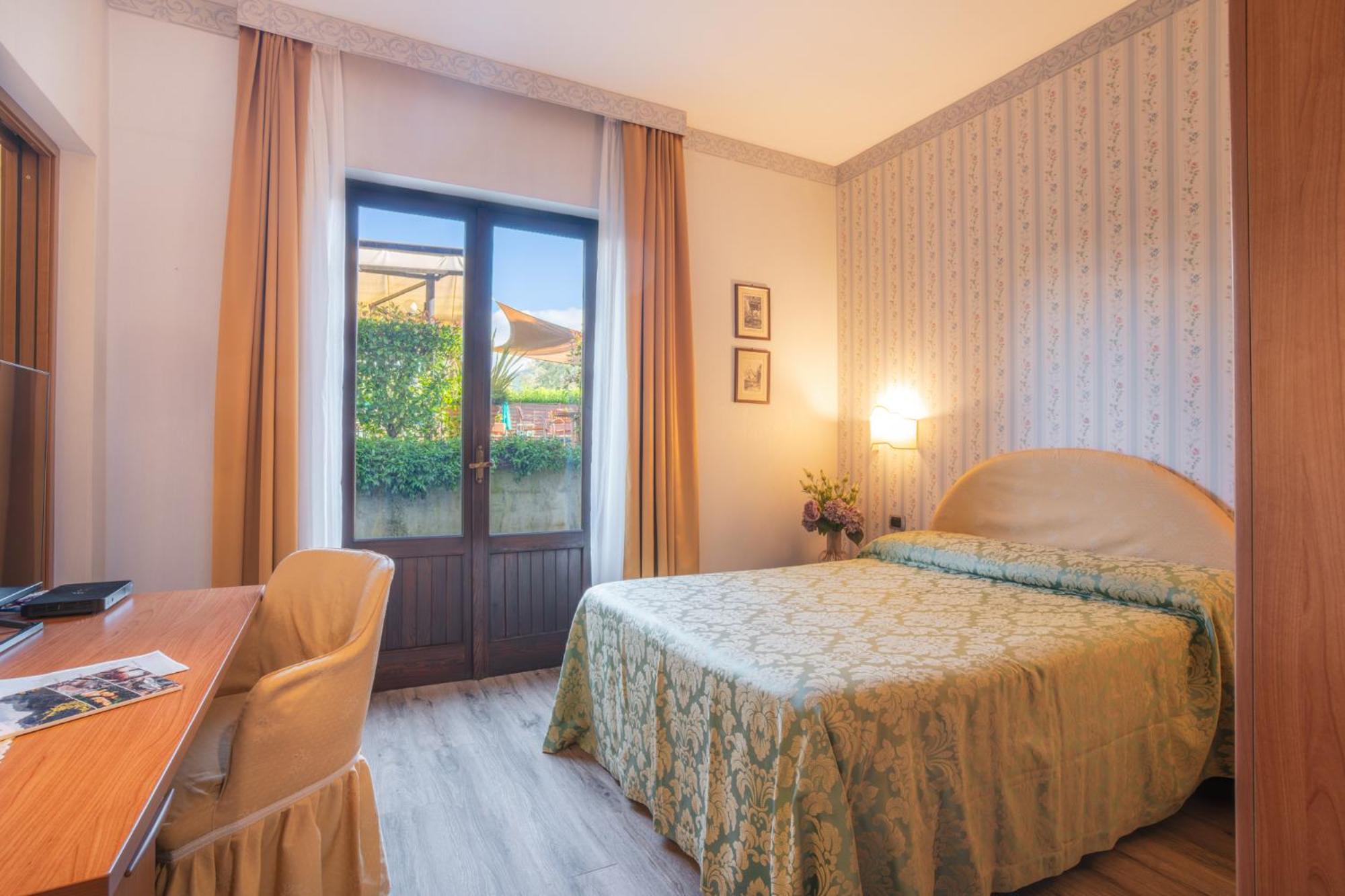 Single Room photo 2