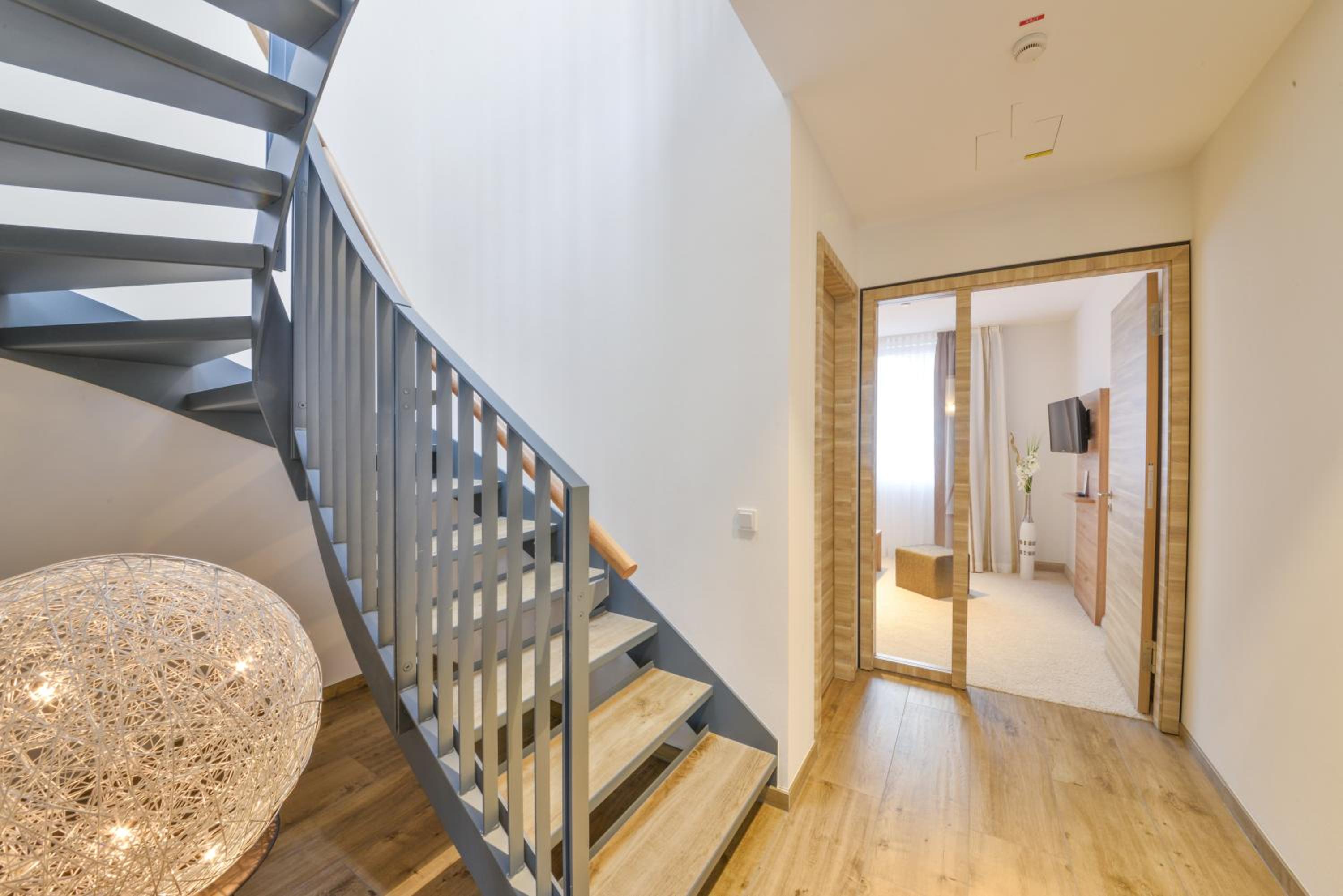 Suite - Photo 2
