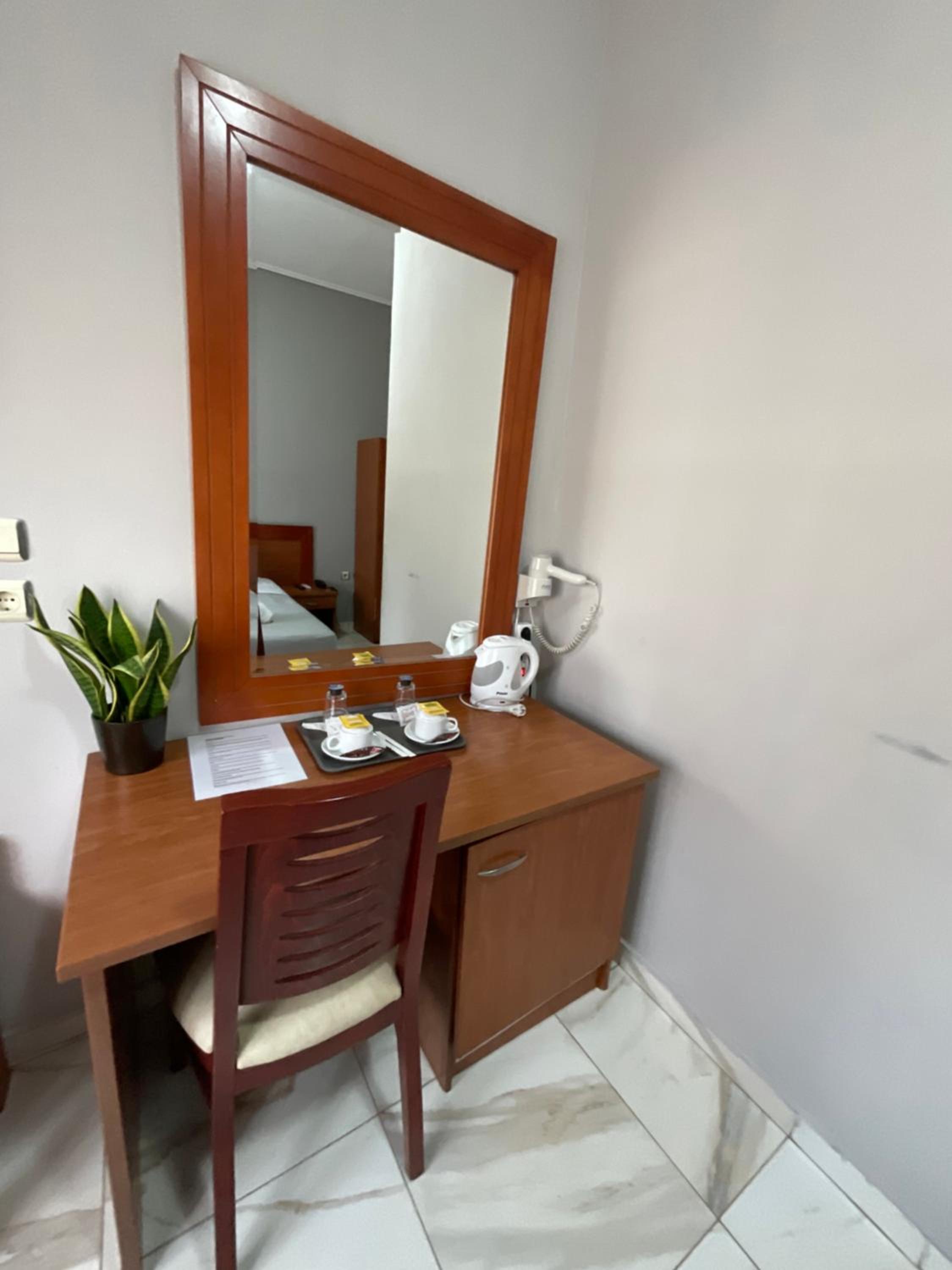 Single Room photo 2