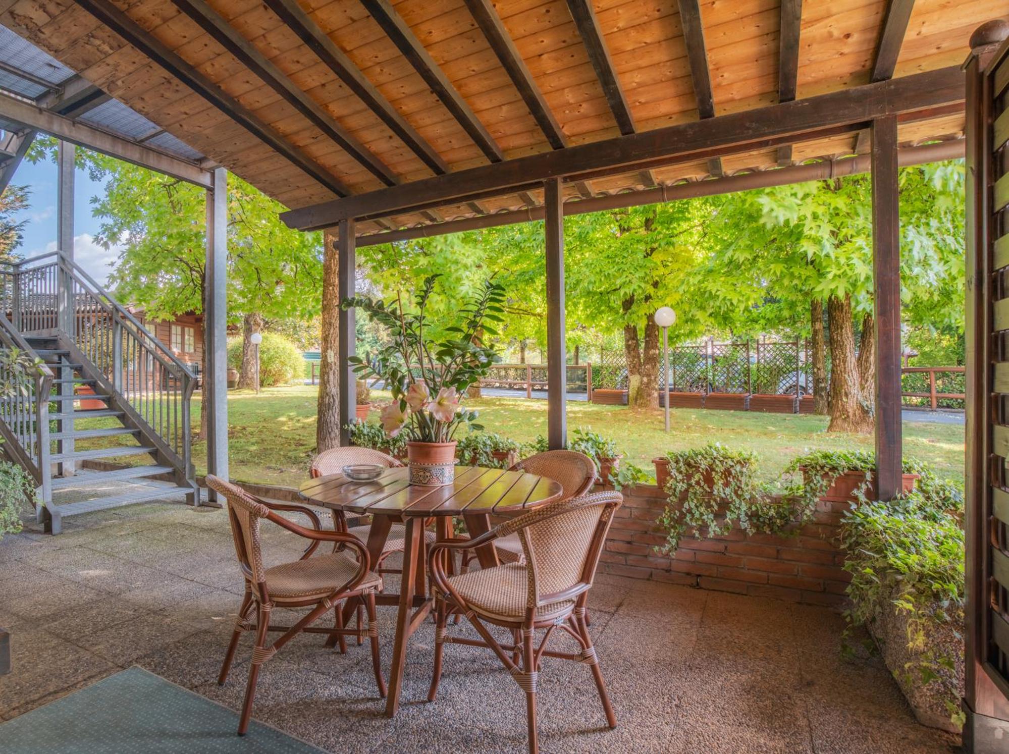 Family Room (2 Adults + 2 Children) - Photo 3