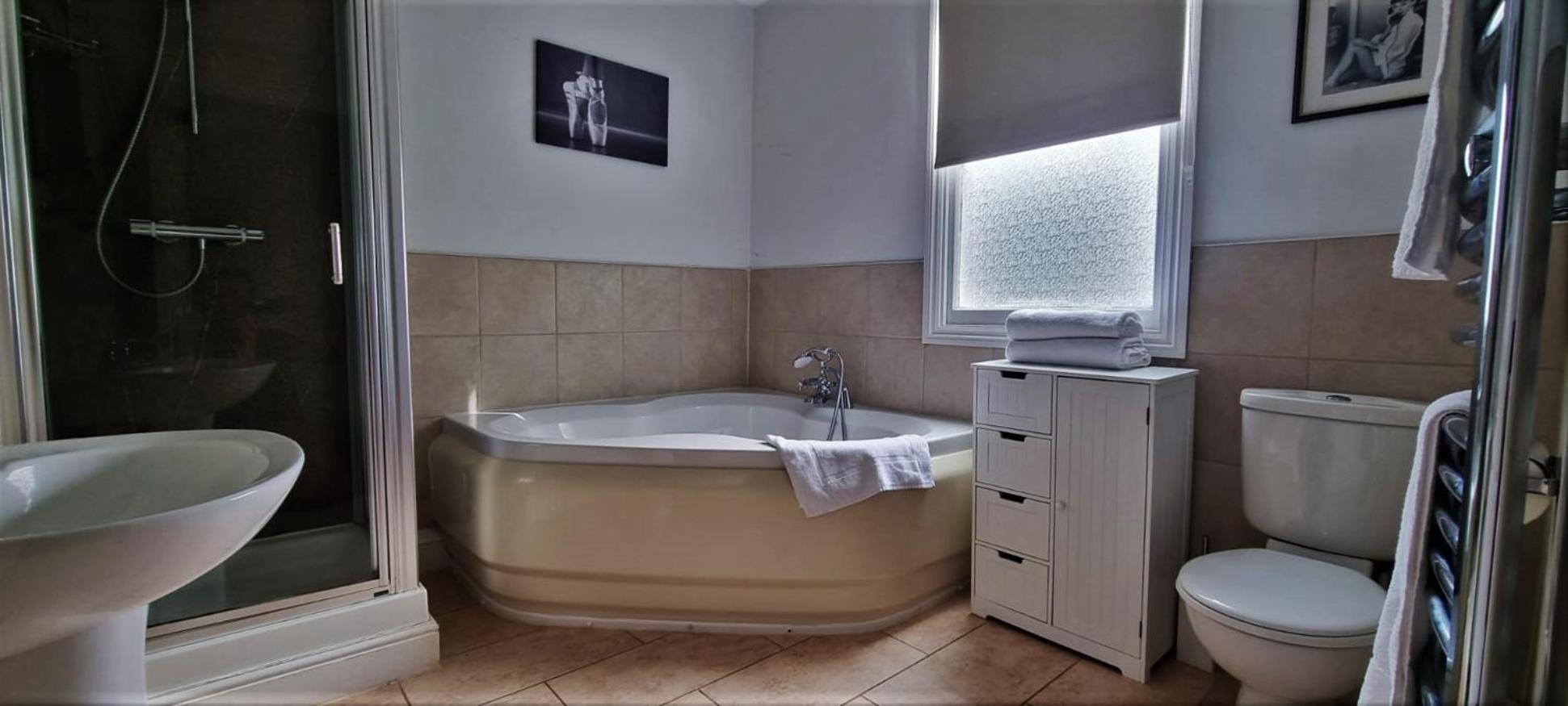 King Room with Balcony photo 1