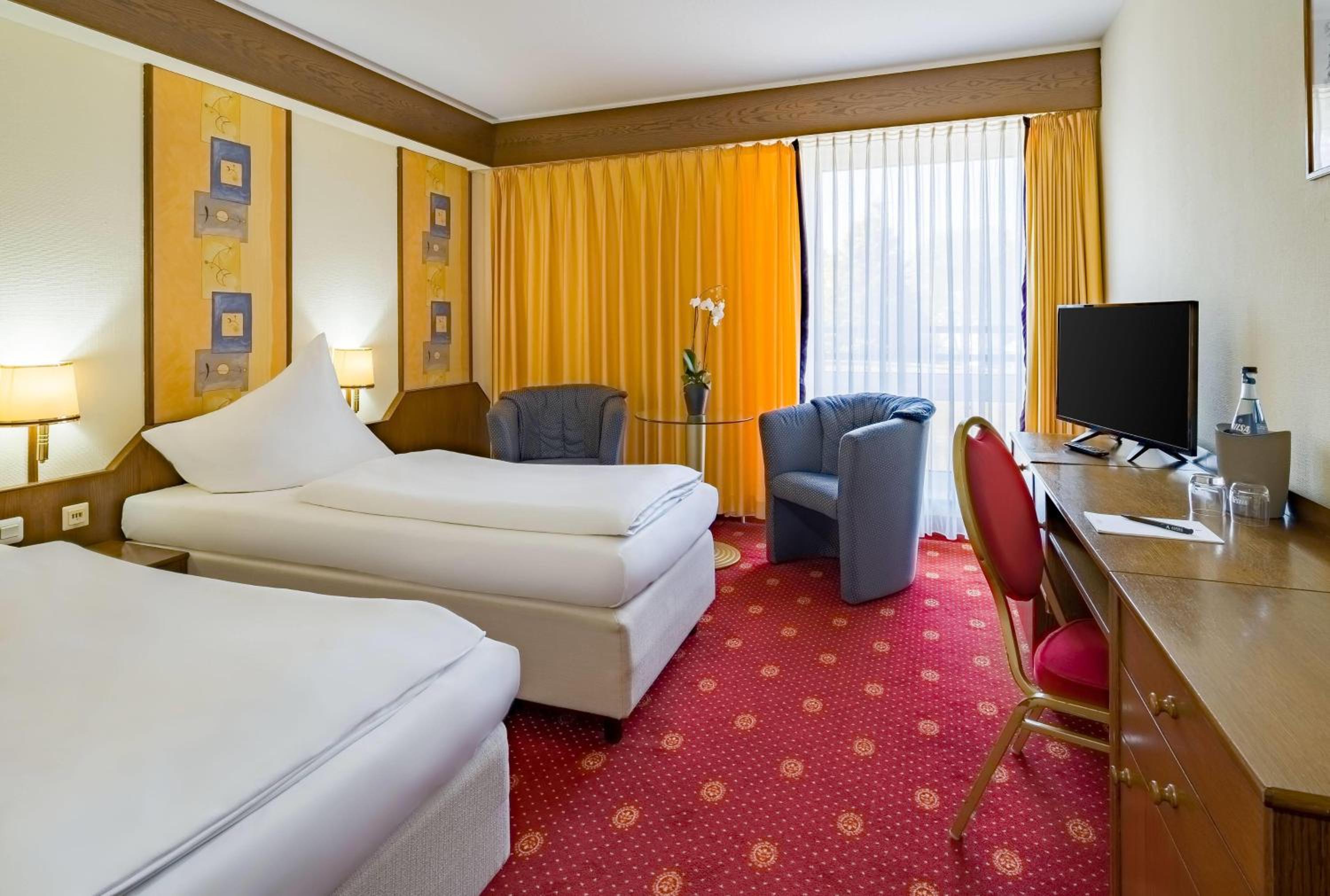 Standard Twin Room photo 3