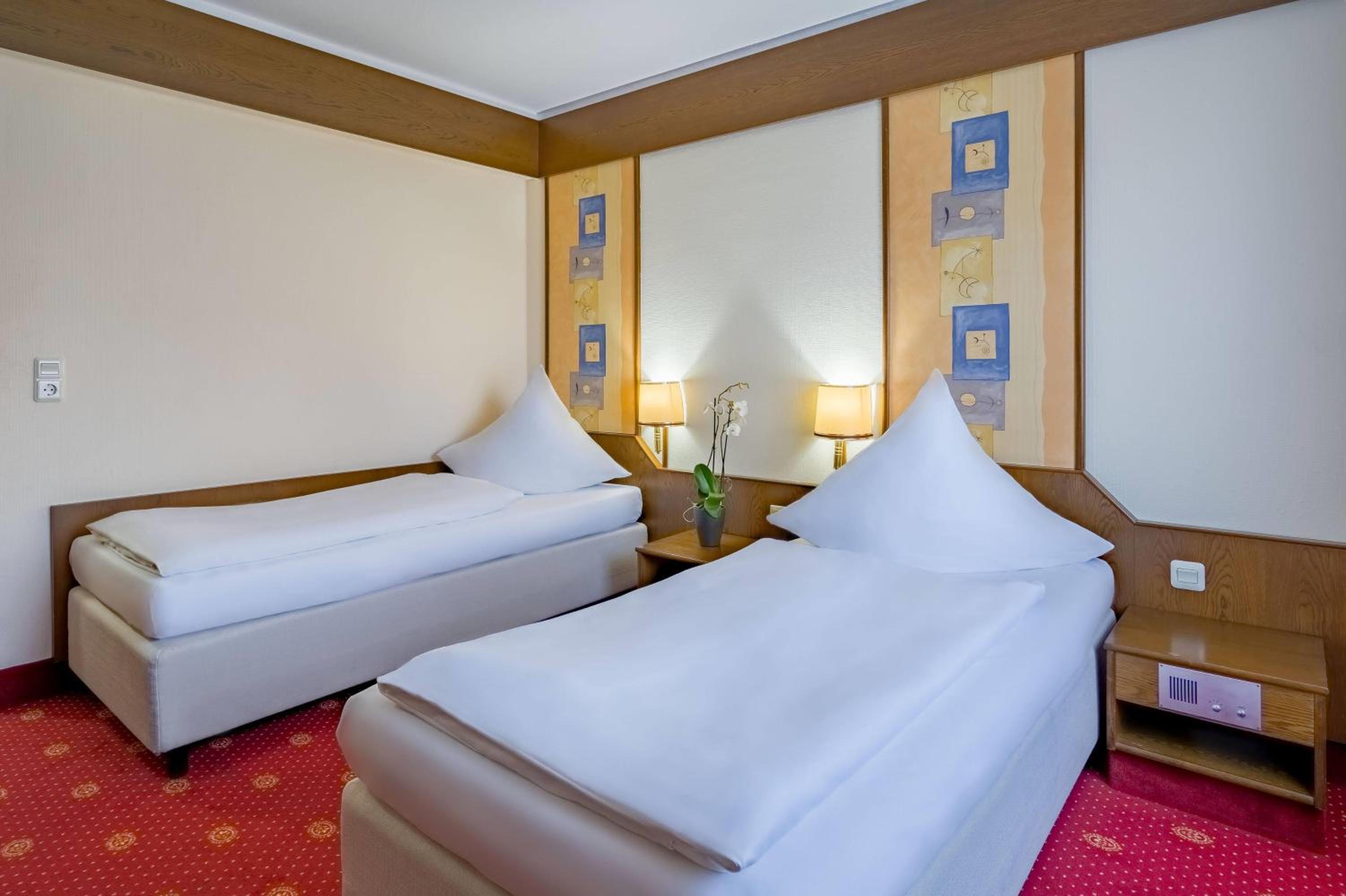Accessible Double Room photo 2