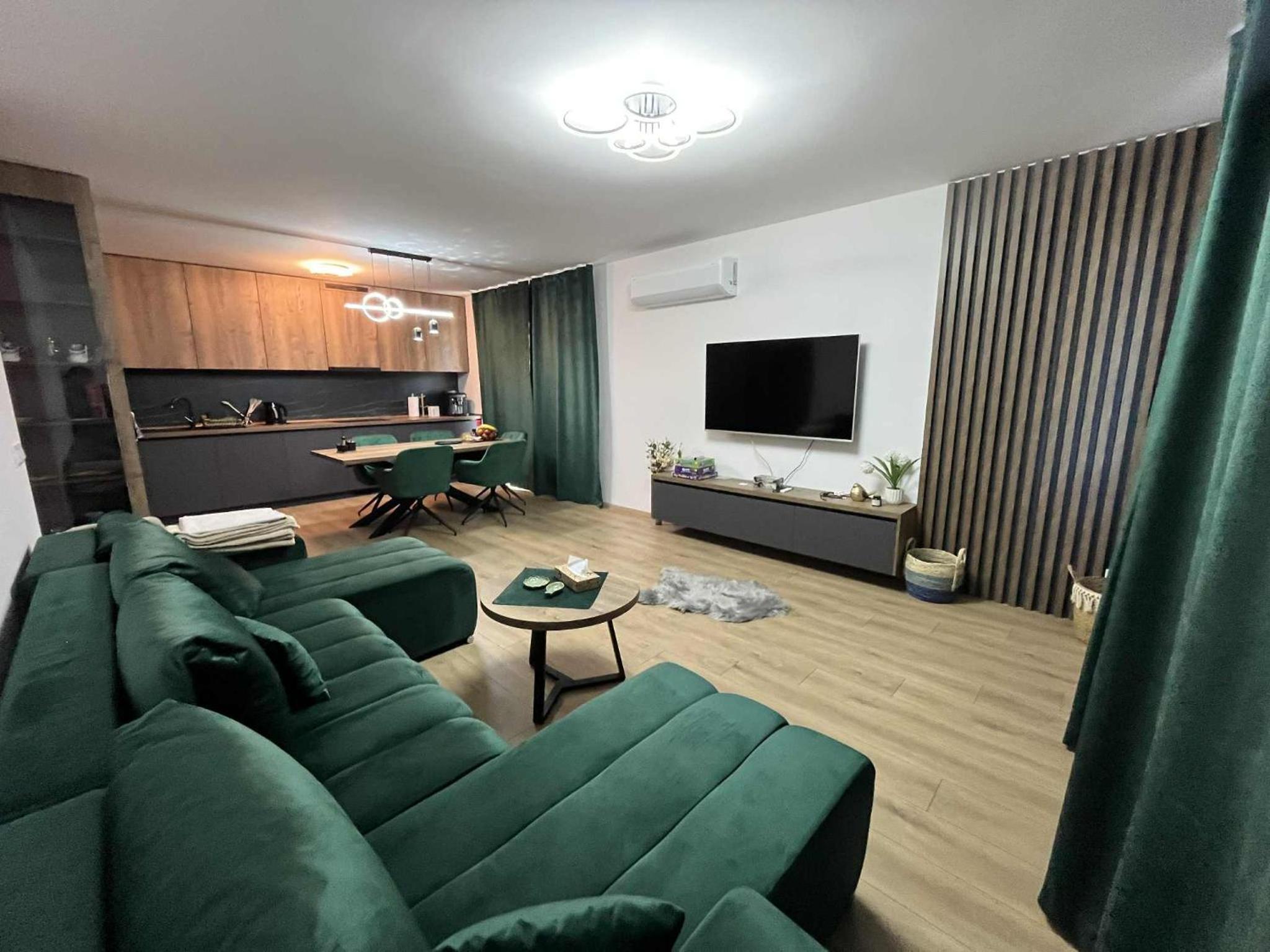 Two-Bedroom Apartment with Balcony photo 2