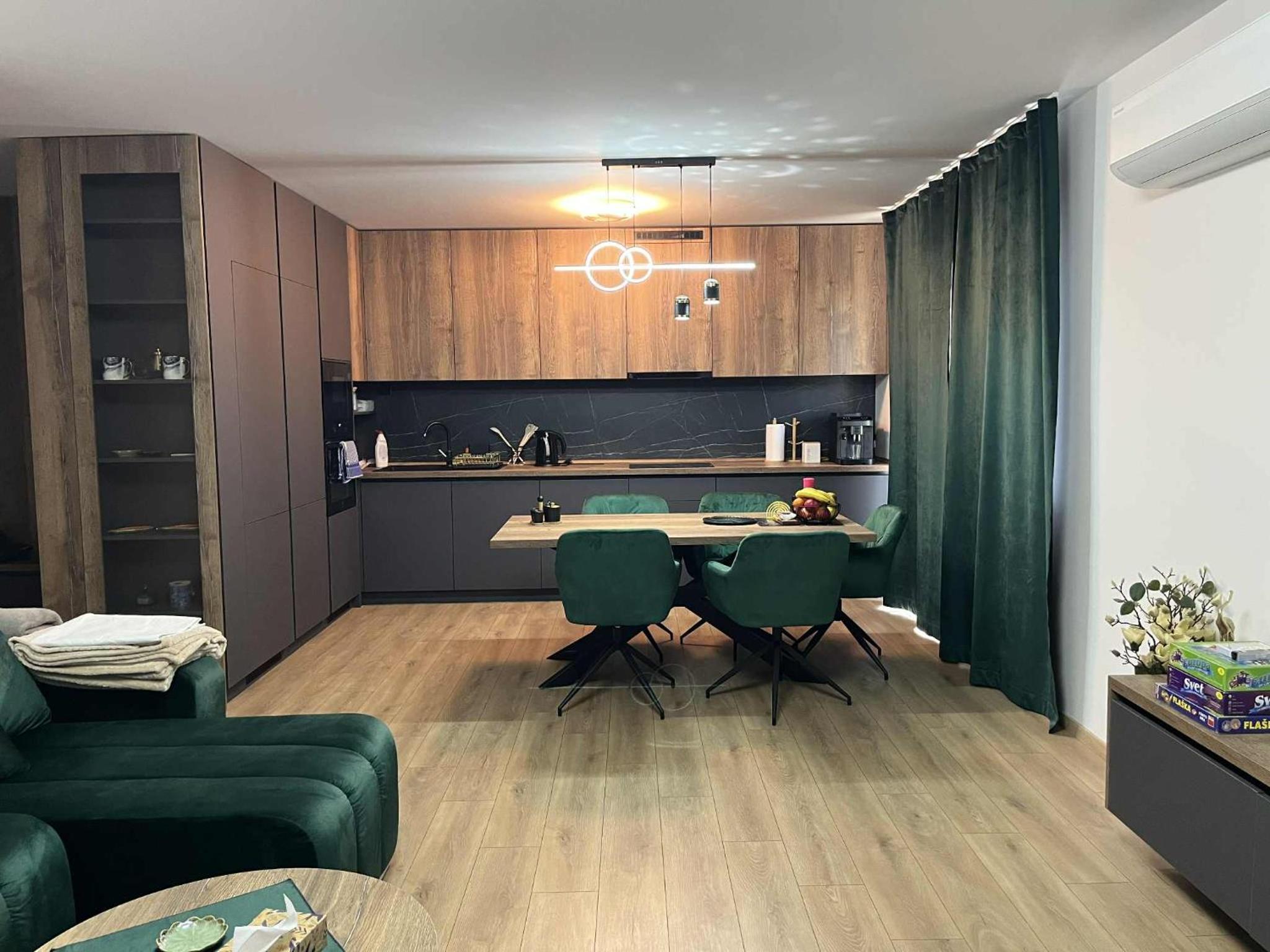 Two-Bedroom Apartment with Balcony photo 3