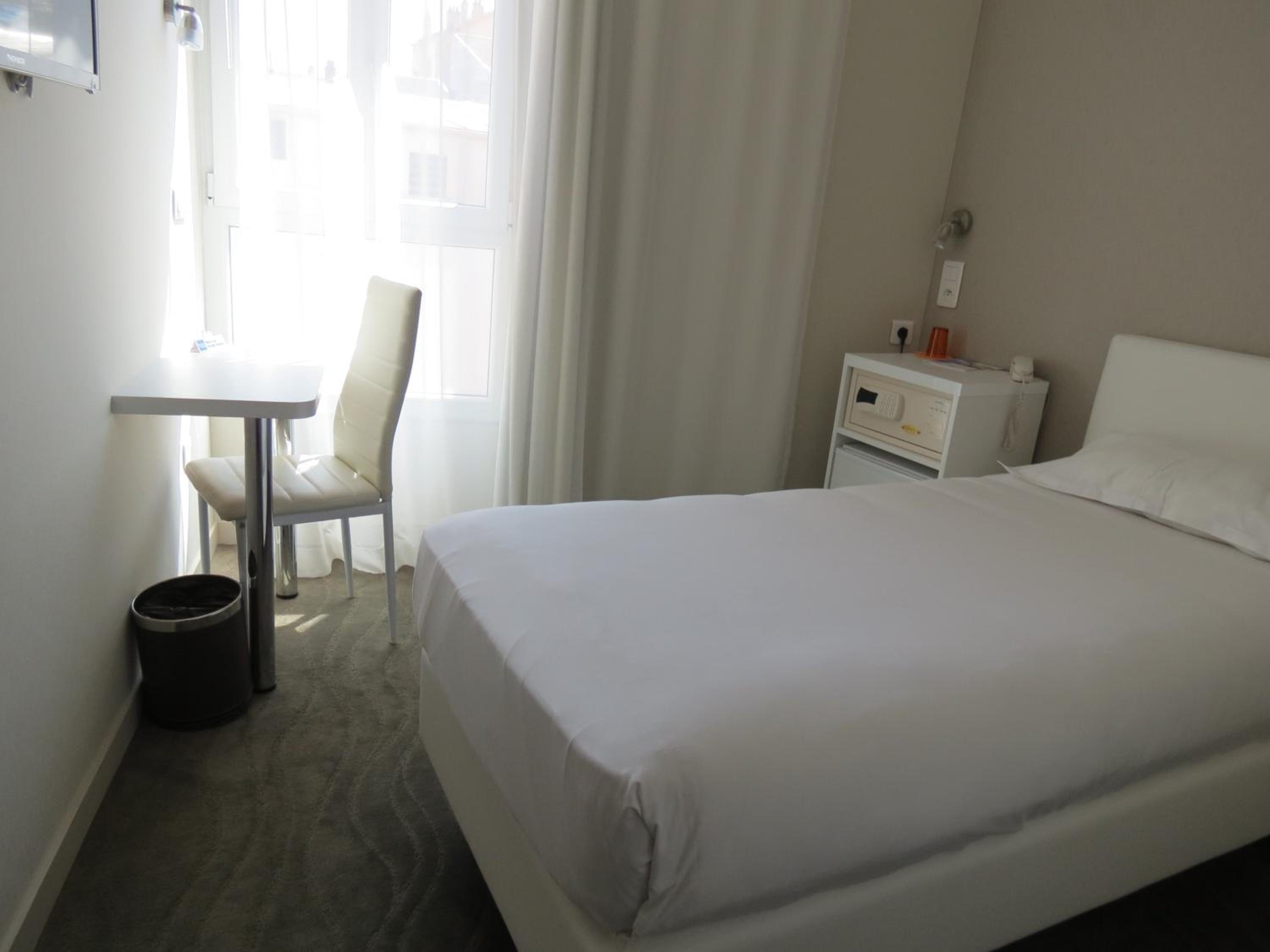 Small Single Room photo 1