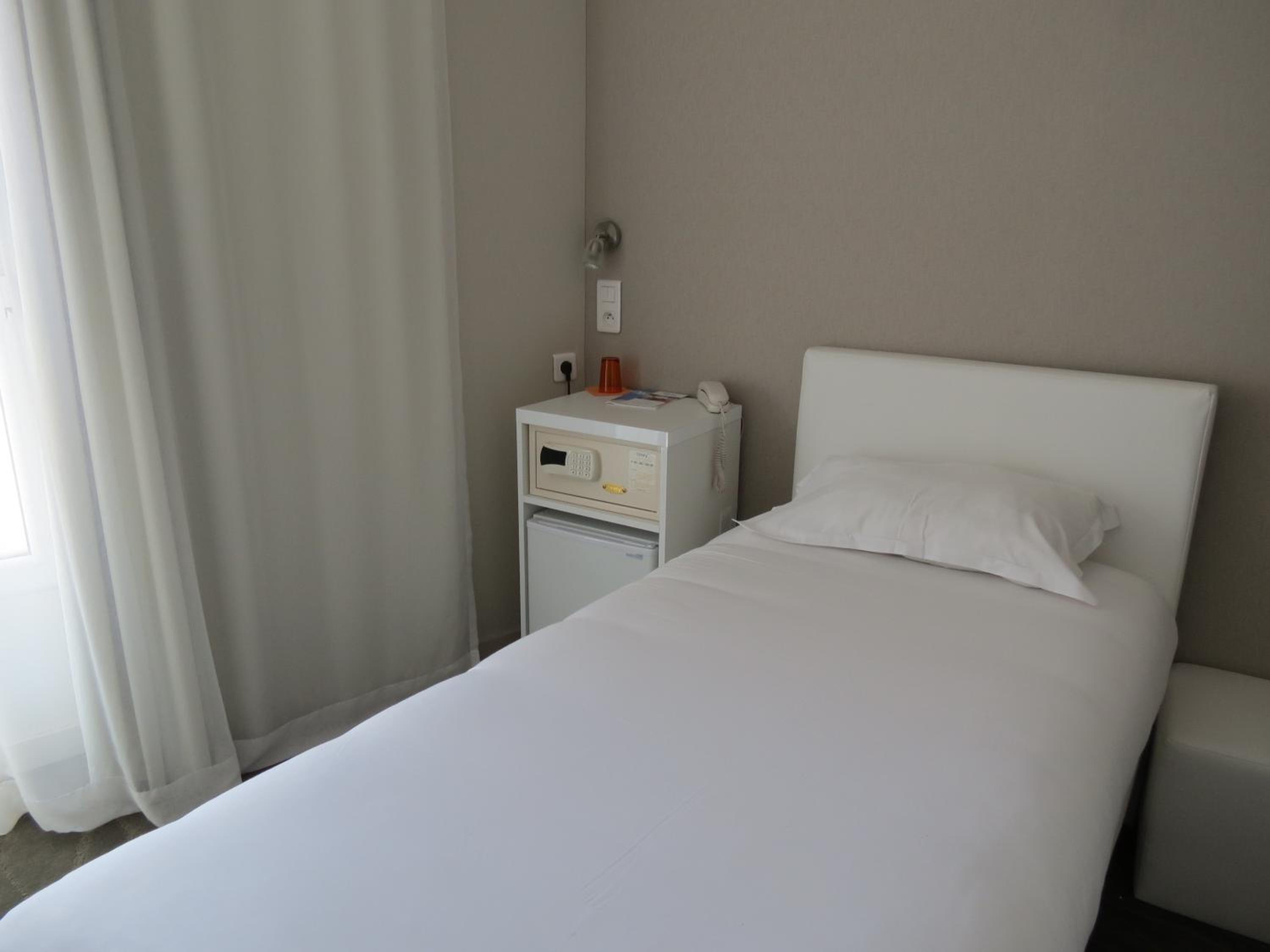 Small Single Room photo 2