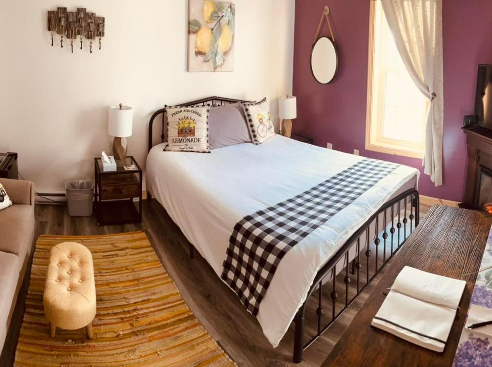 Deluxe Double Room with Shower photo 2