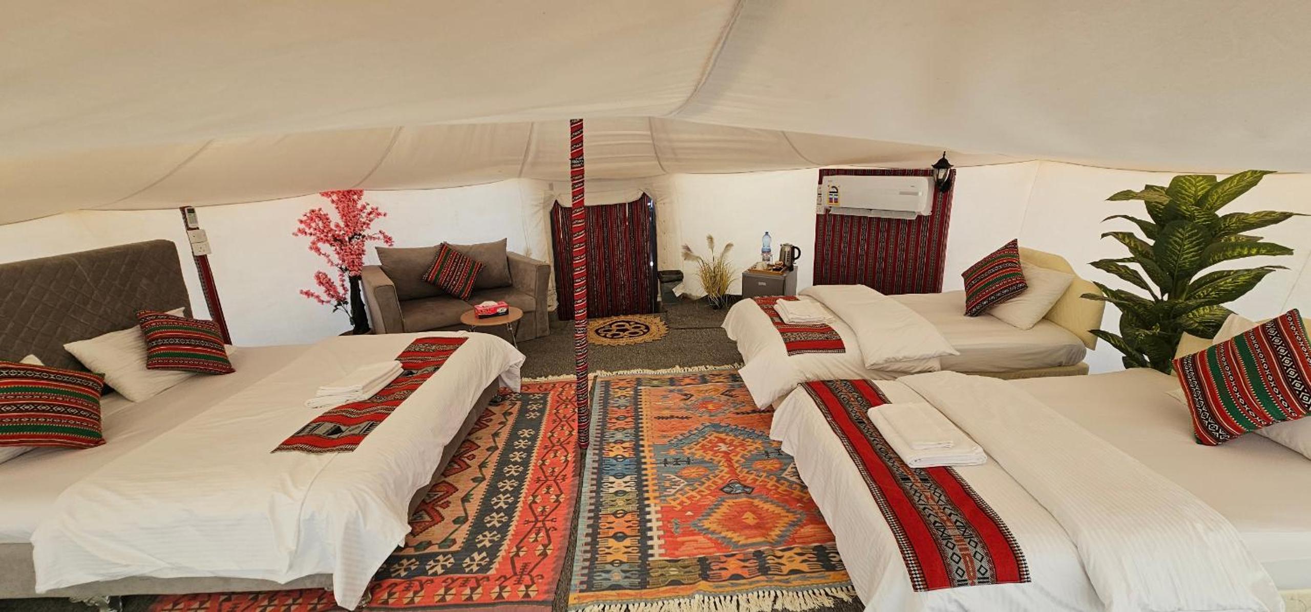 Deluxe Quadruple Room photo 3