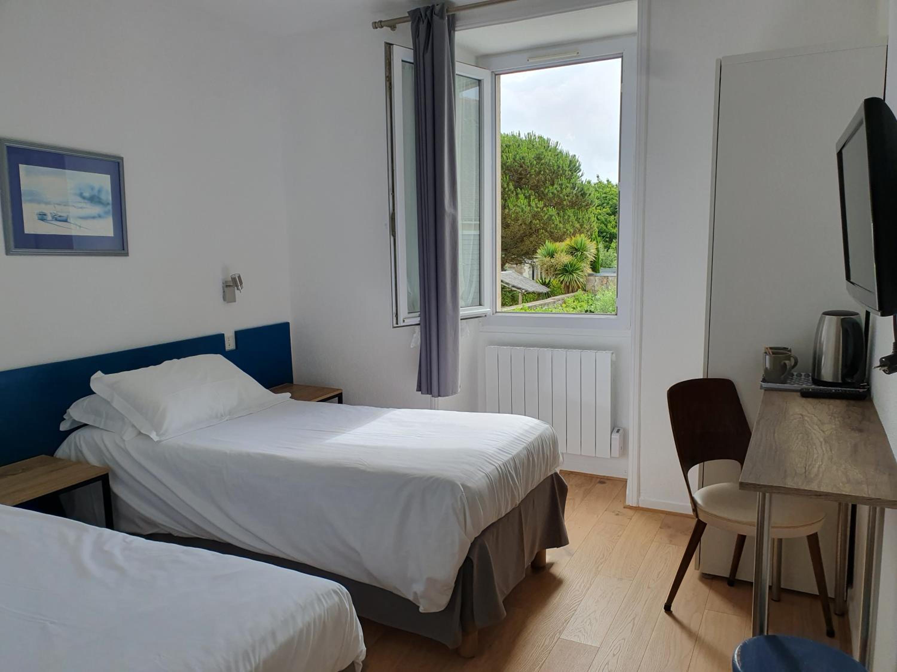 Double or Twin Room - Photo 1