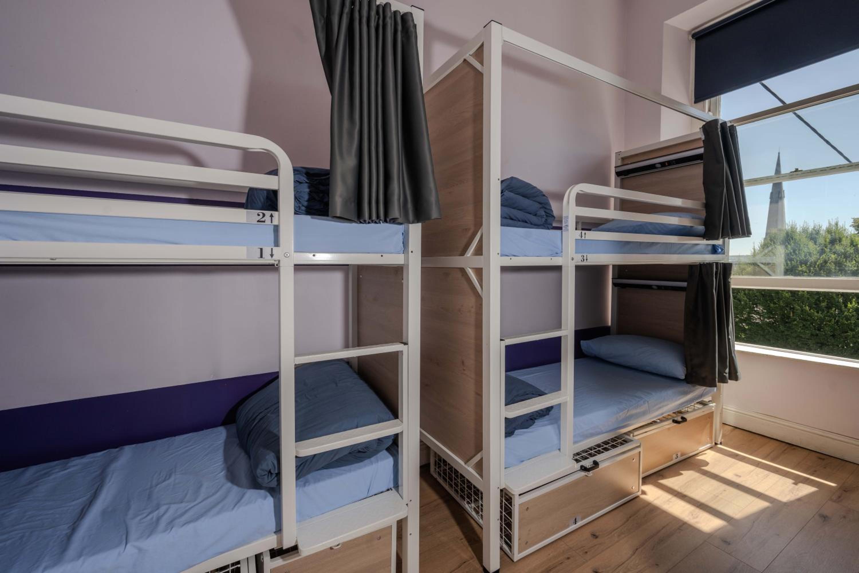 Bed in 8-Bed Mixed Dormitory Room photo 2