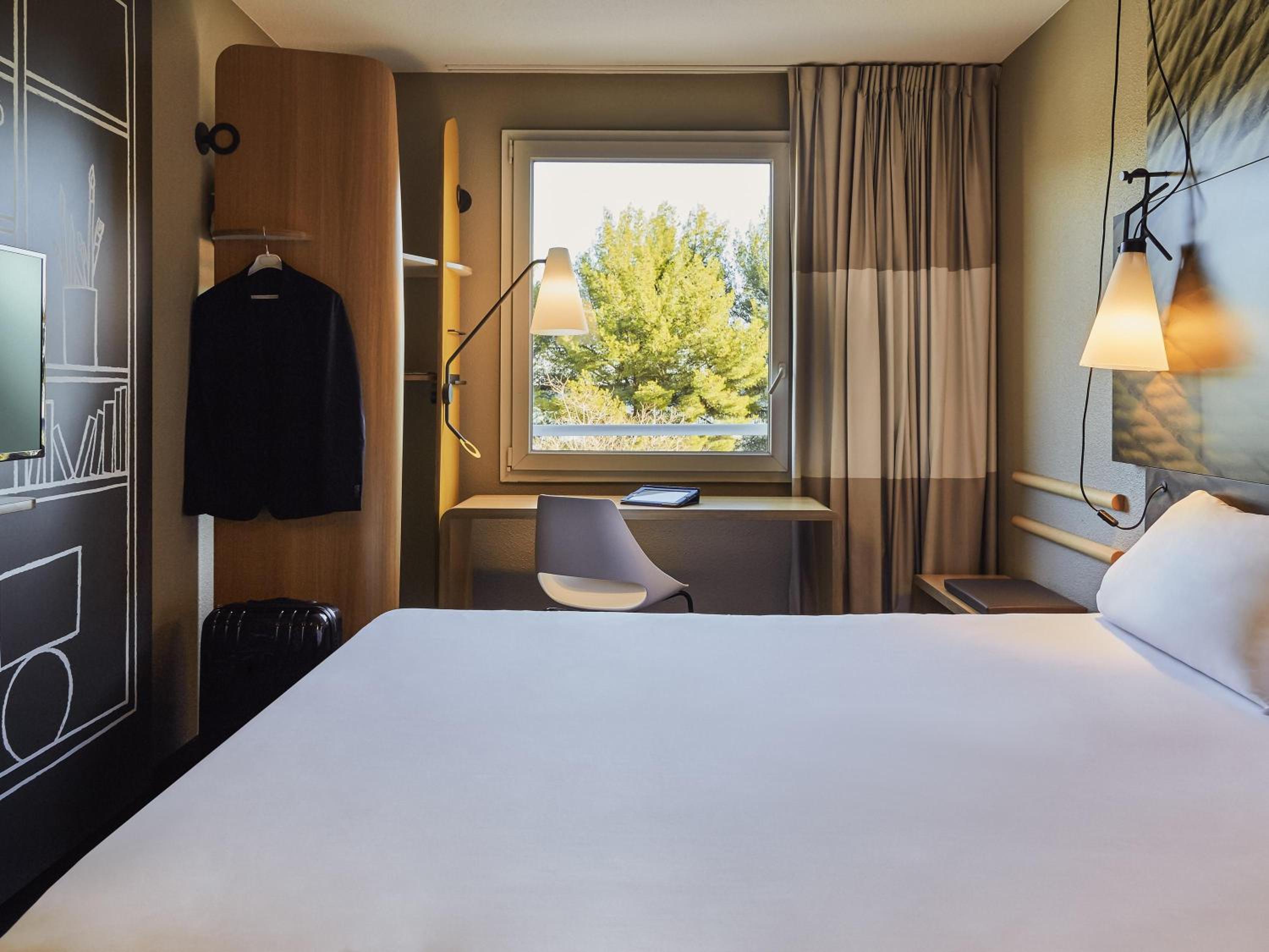 Double Room with Pool View  - Photo 3