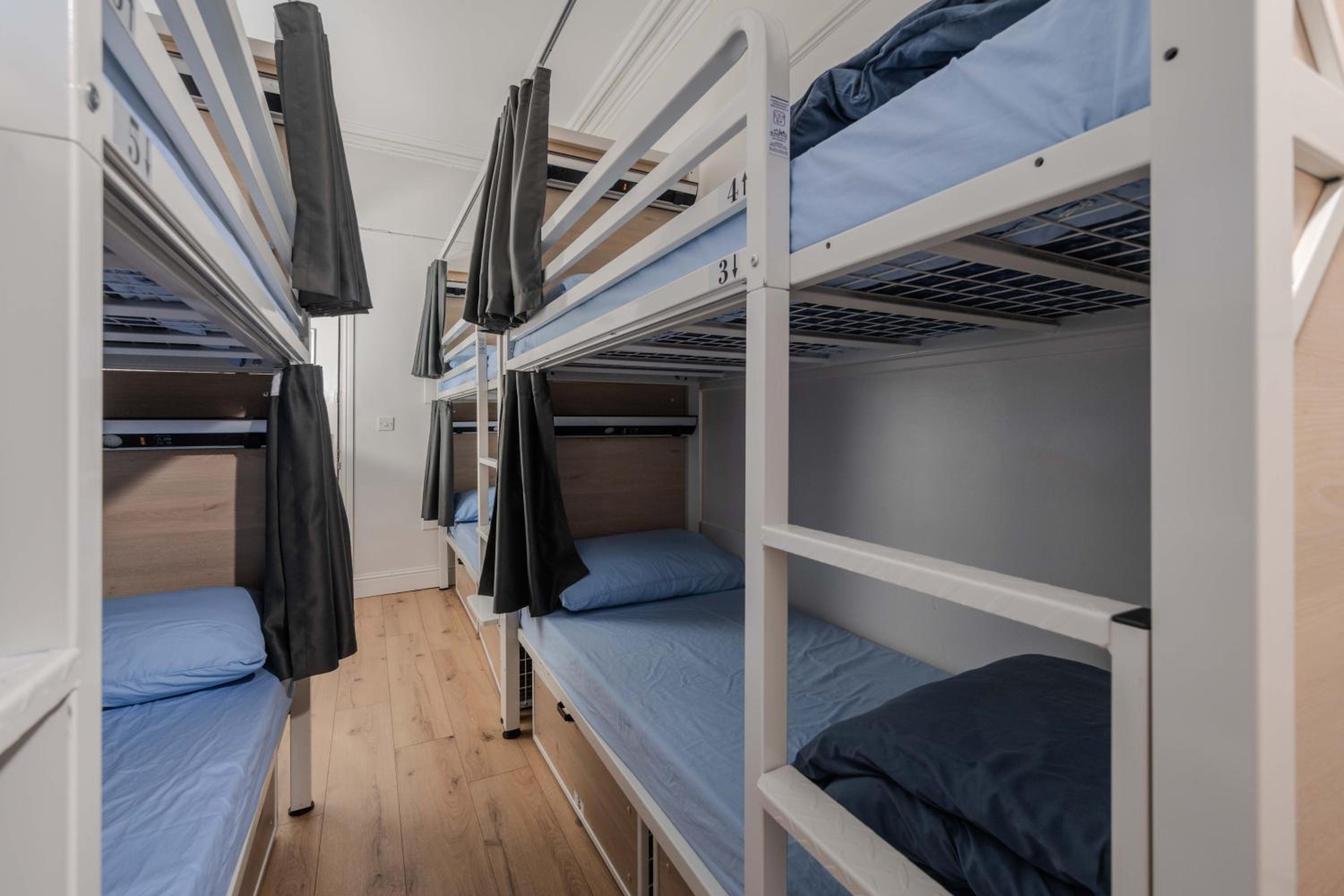 1 Bed in a 6 Bed Female Ensuite Dorm photo 1