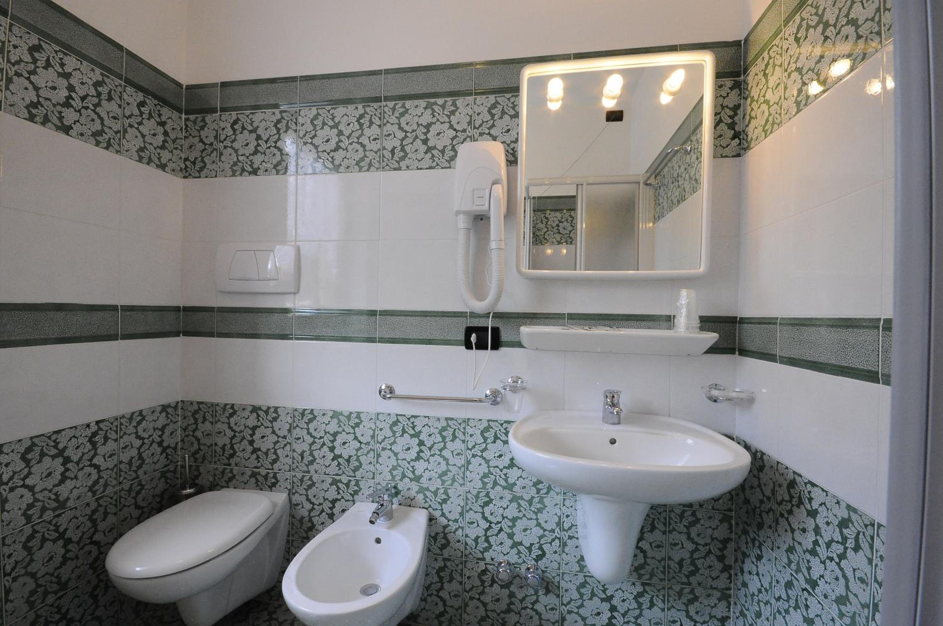 Single Room with Balcony photo 3