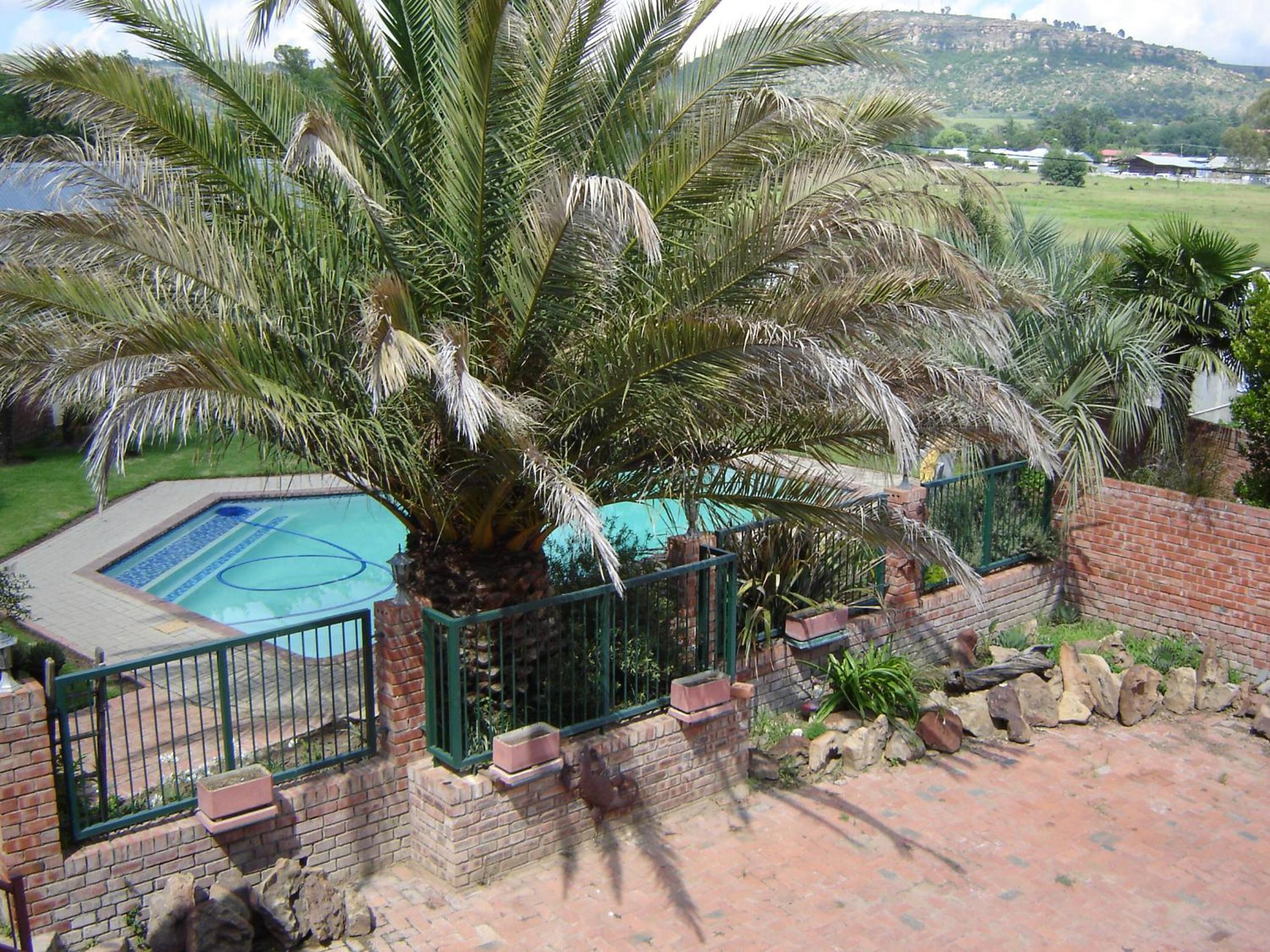 Deluxe Double Room with Balcony photo 2