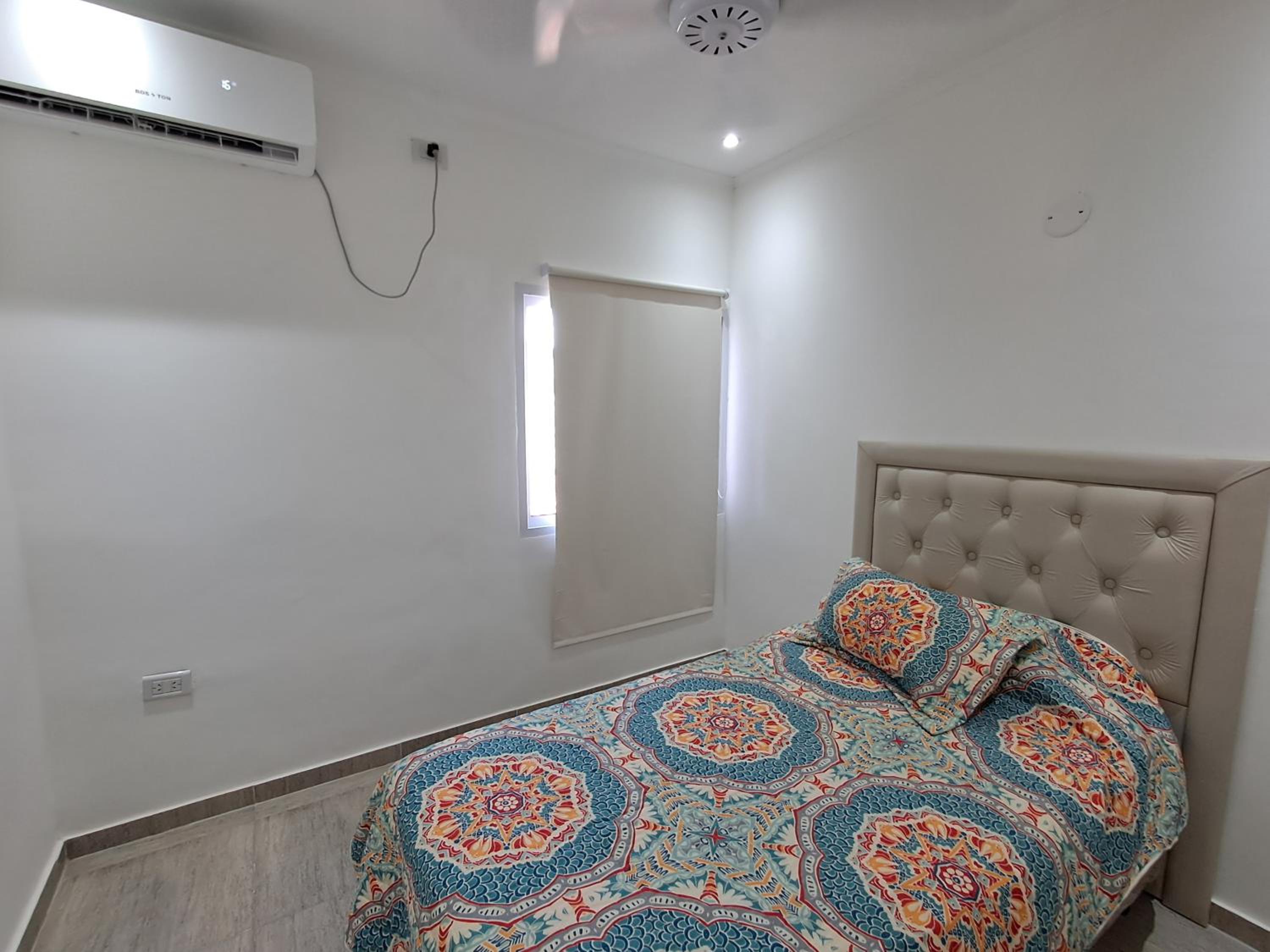 Single Room with Private Bathroom photo 3