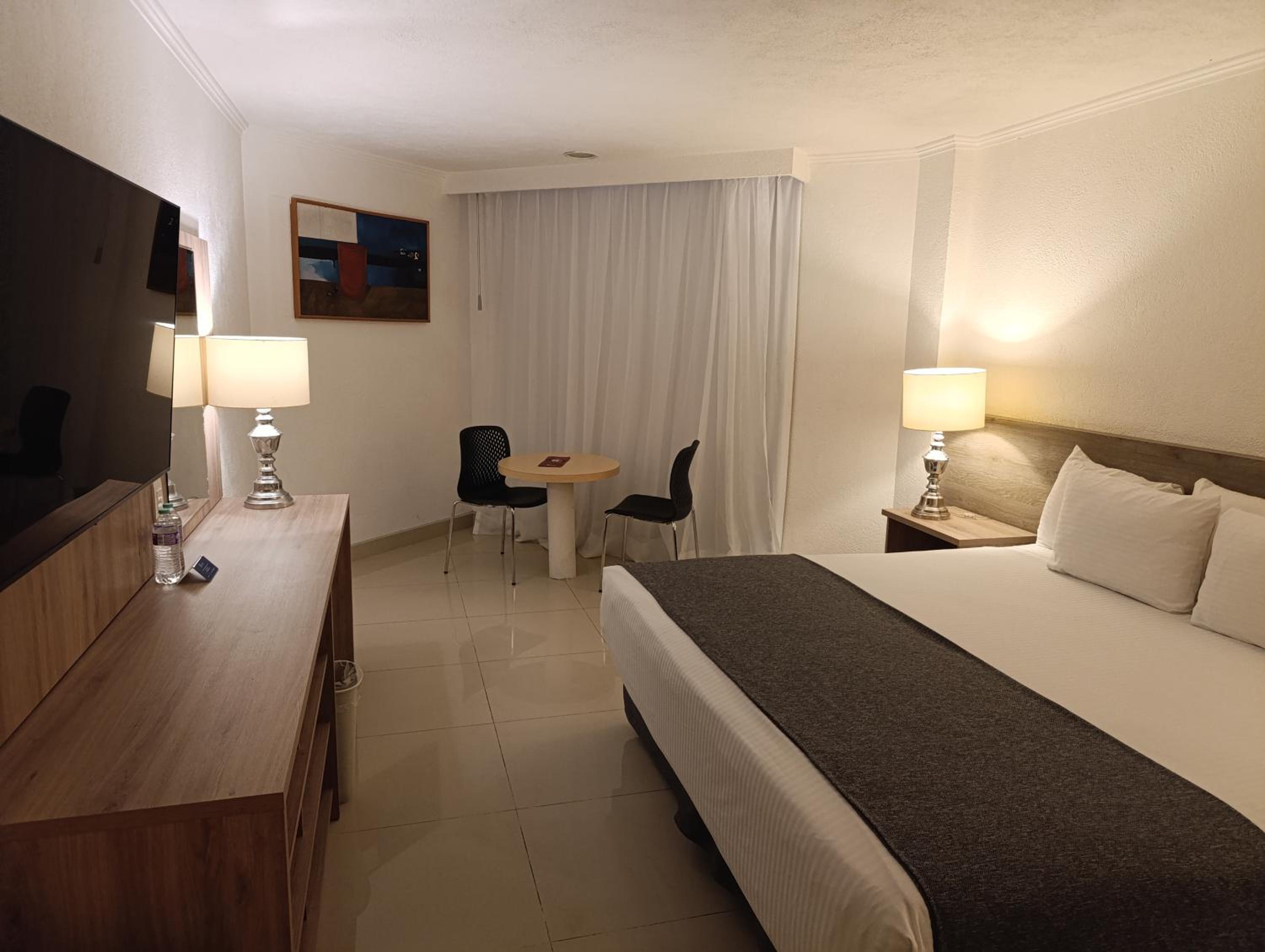 Standard Queen Room photo 3