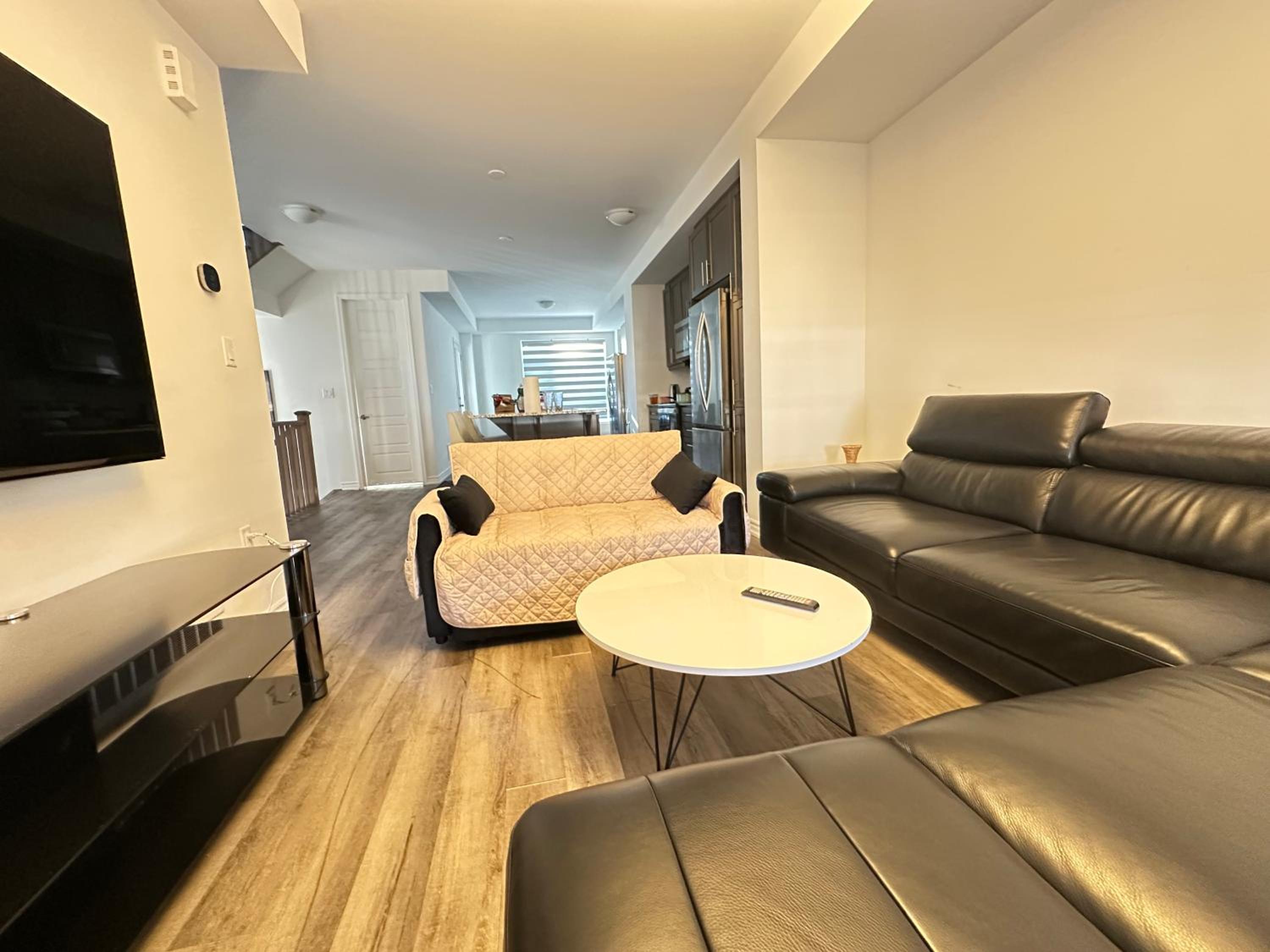 Family Room with Private Bathroom photo 3